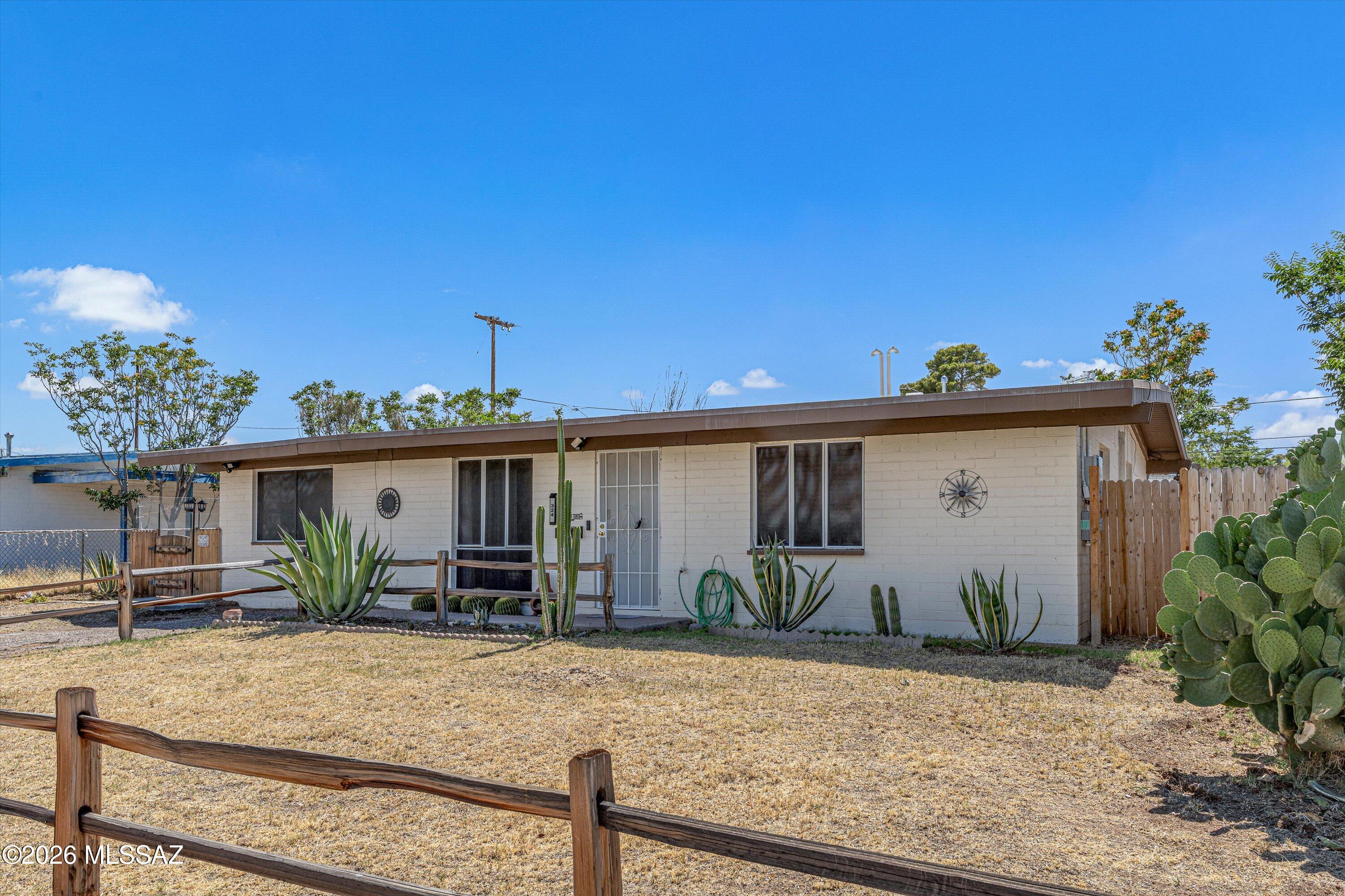 324 S Ave A