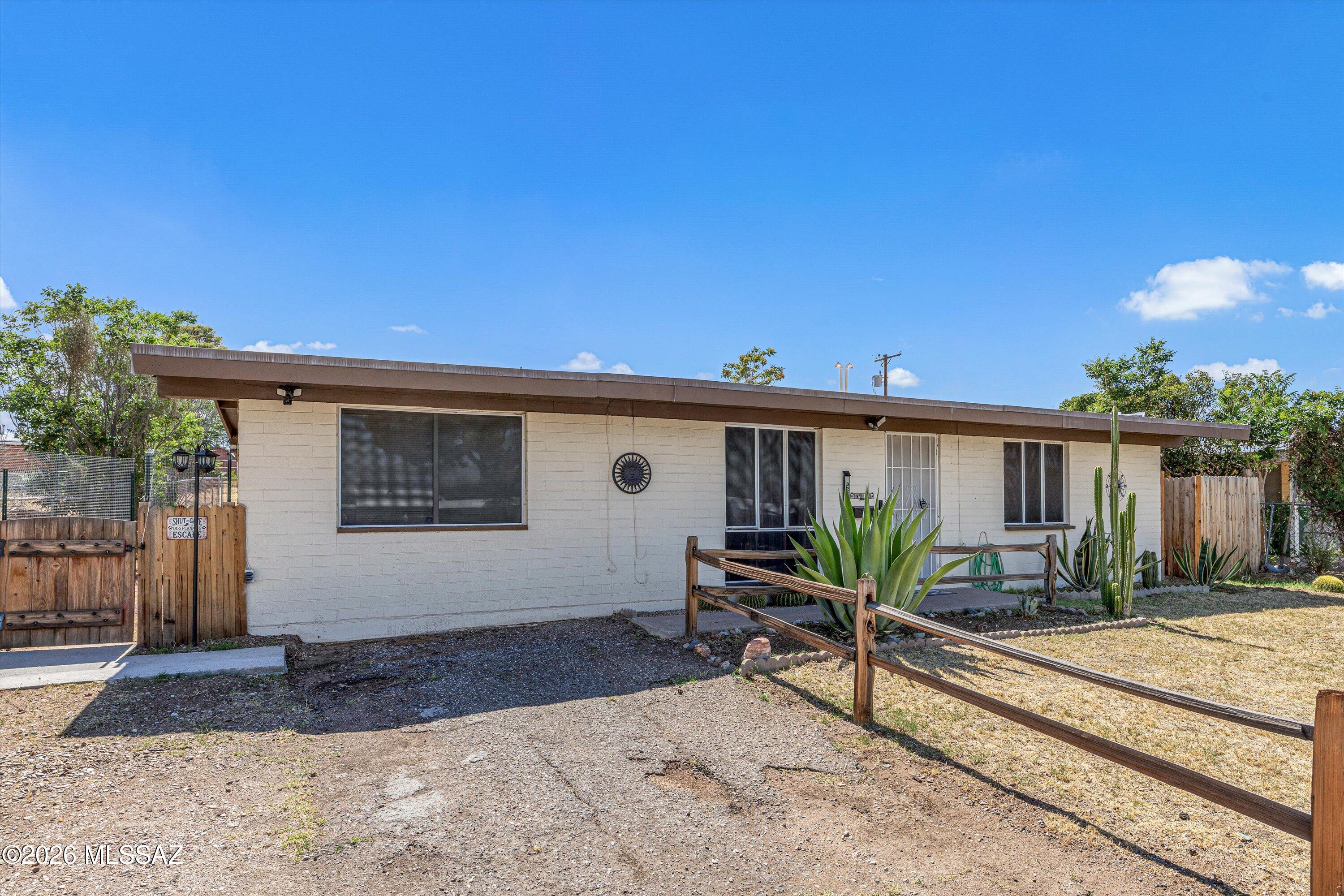 324 S Ave A