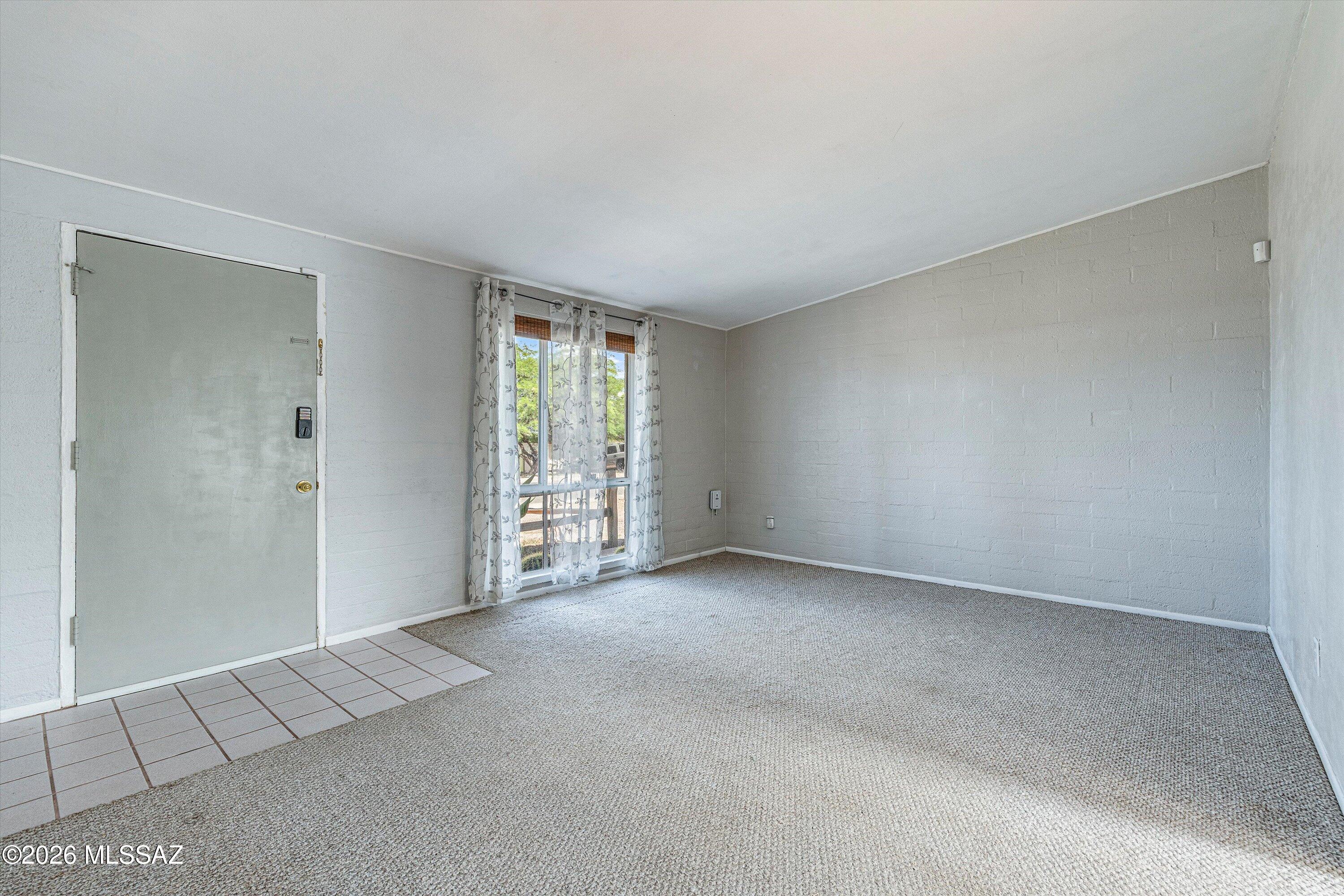 324 S Ave A
