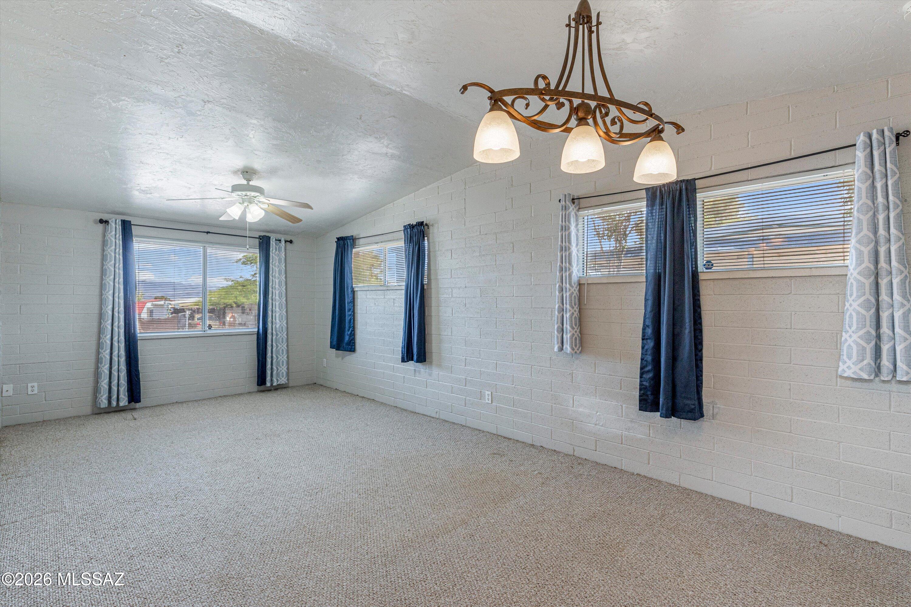 324 S Ave A