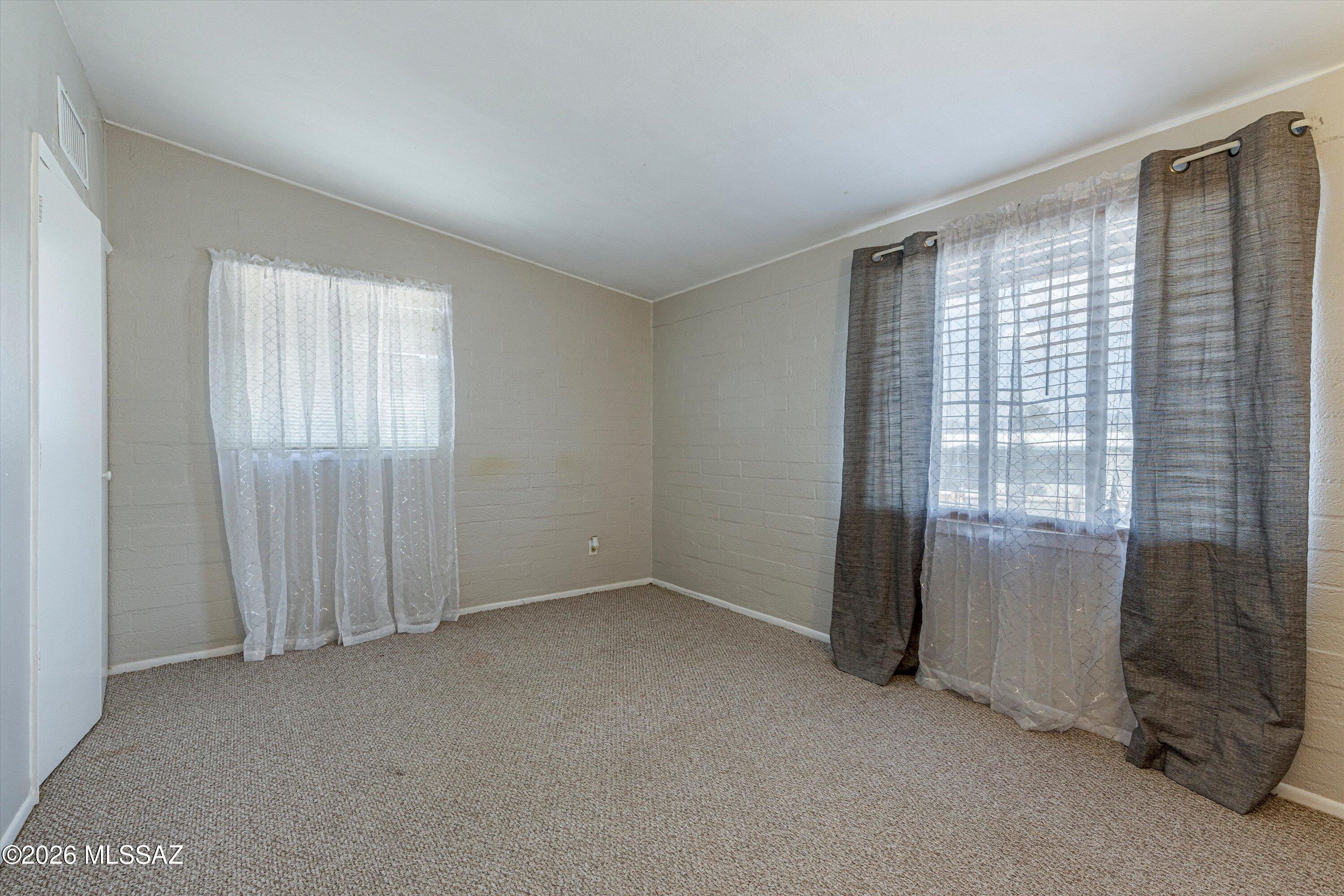 324 S Ave A
