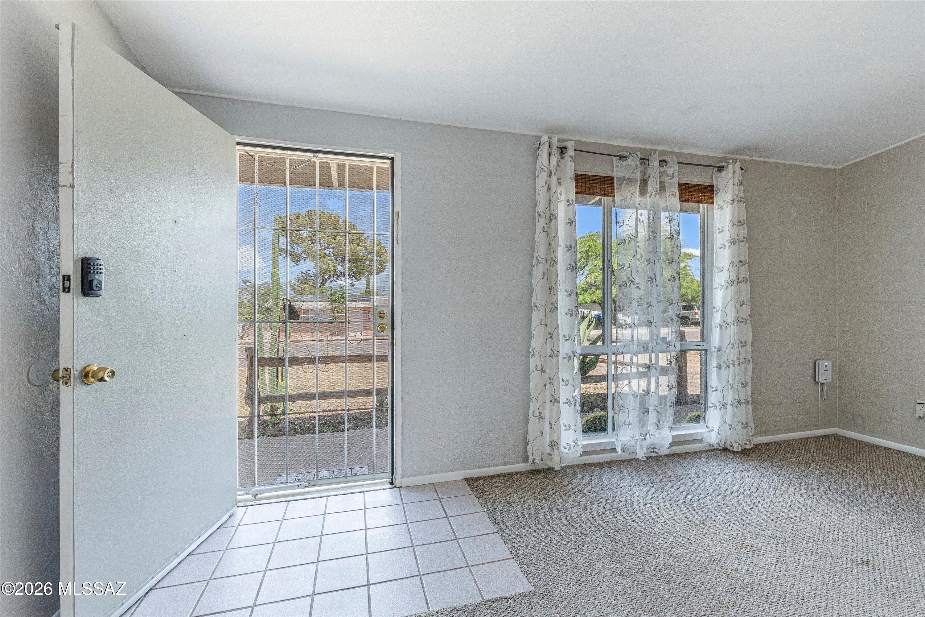 324 S Ave A
