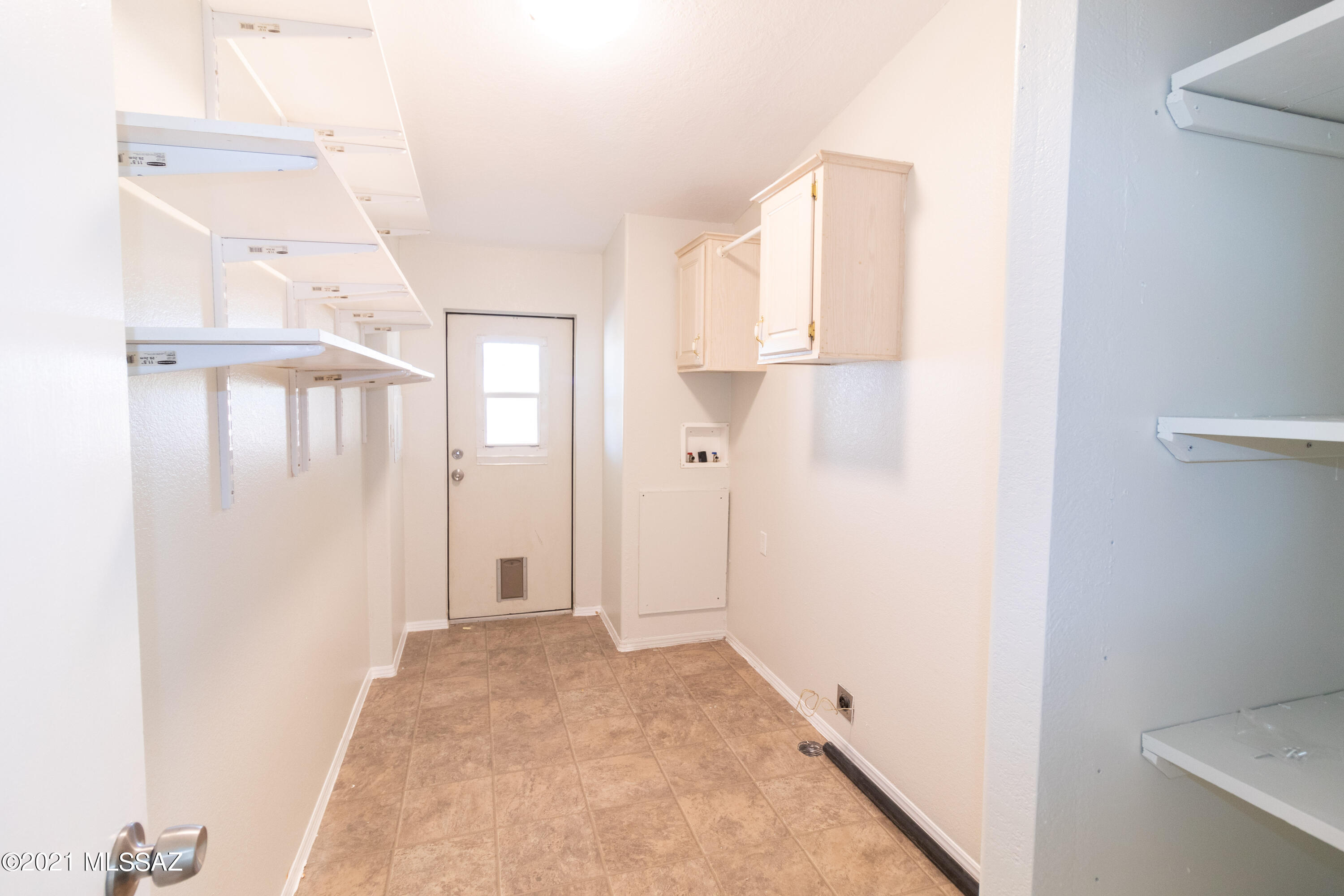 1040 W Barbara Place