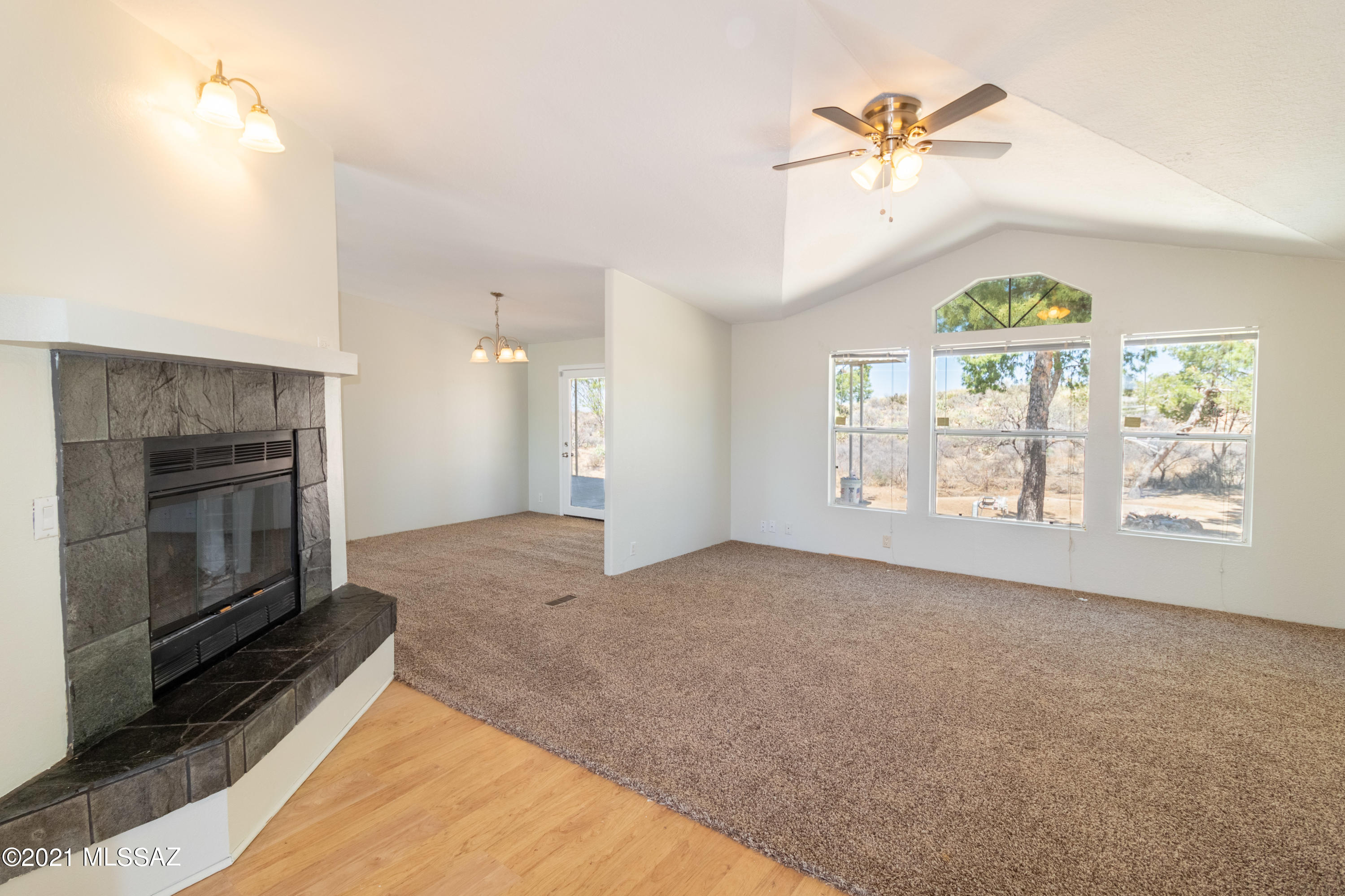 1040 W Barbara Place
