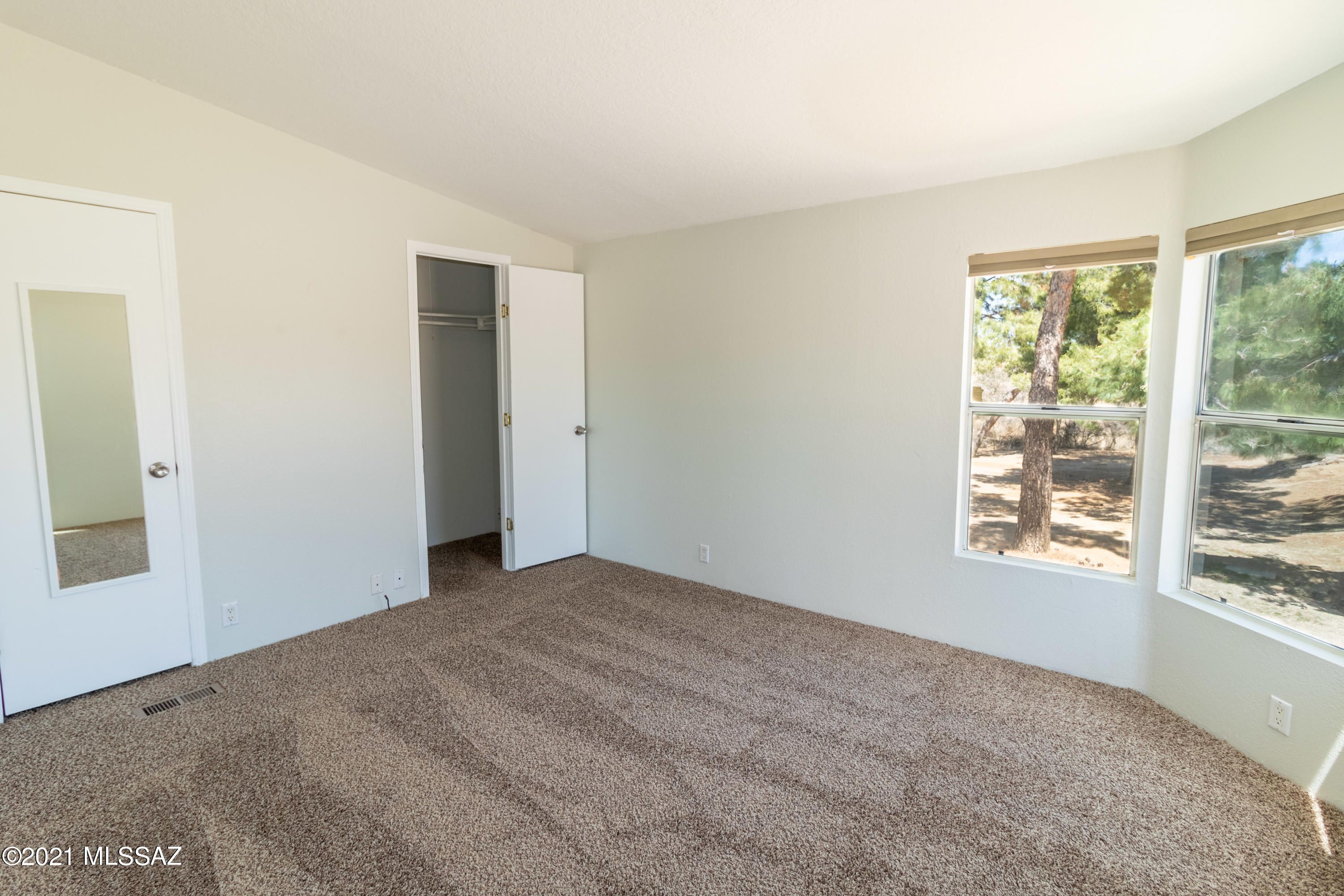 1040 W Barbara Place