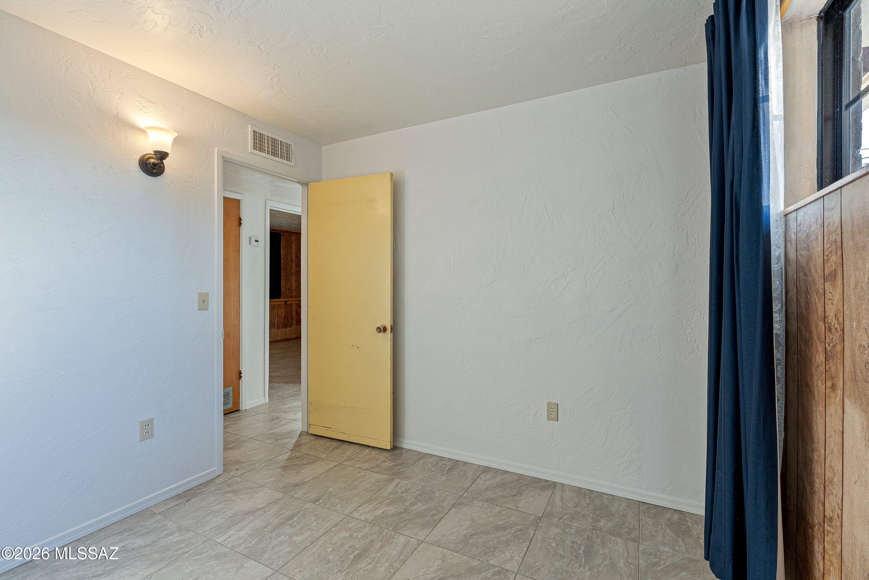 905 W Discover Street