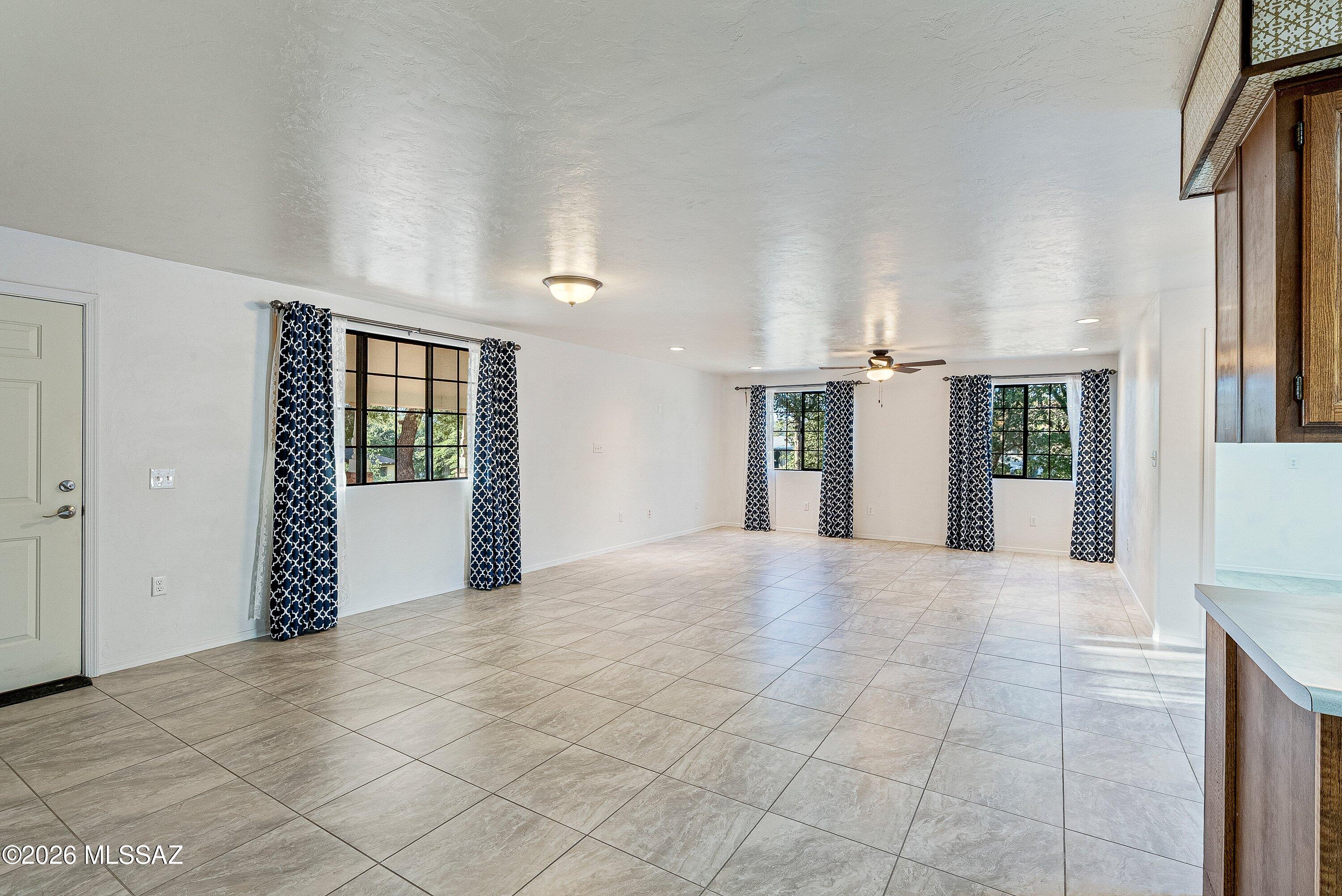 905 W Discover Street