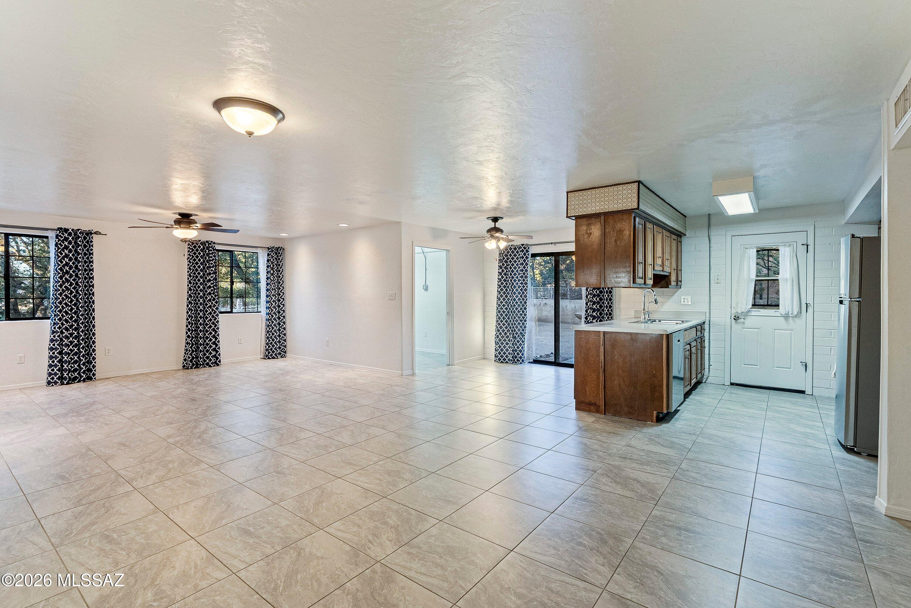 905 W Discover Street