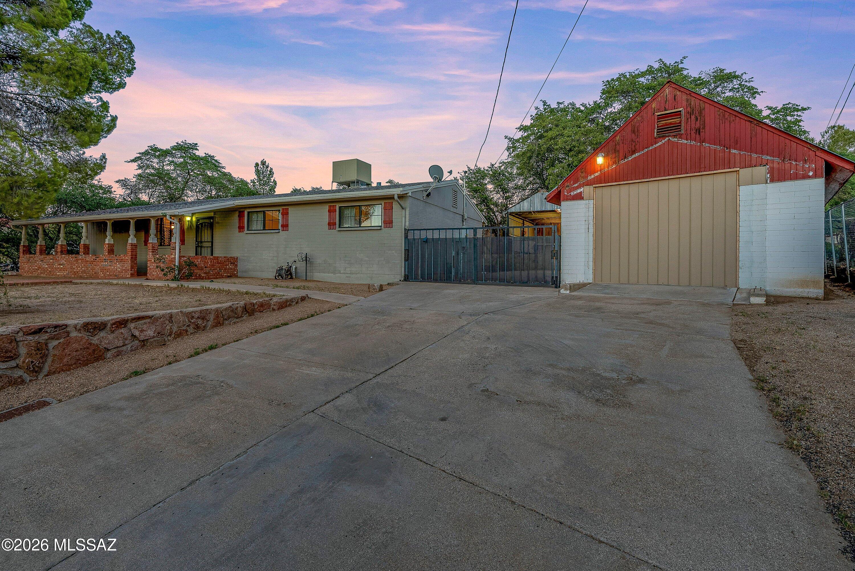 905 W Discover Street