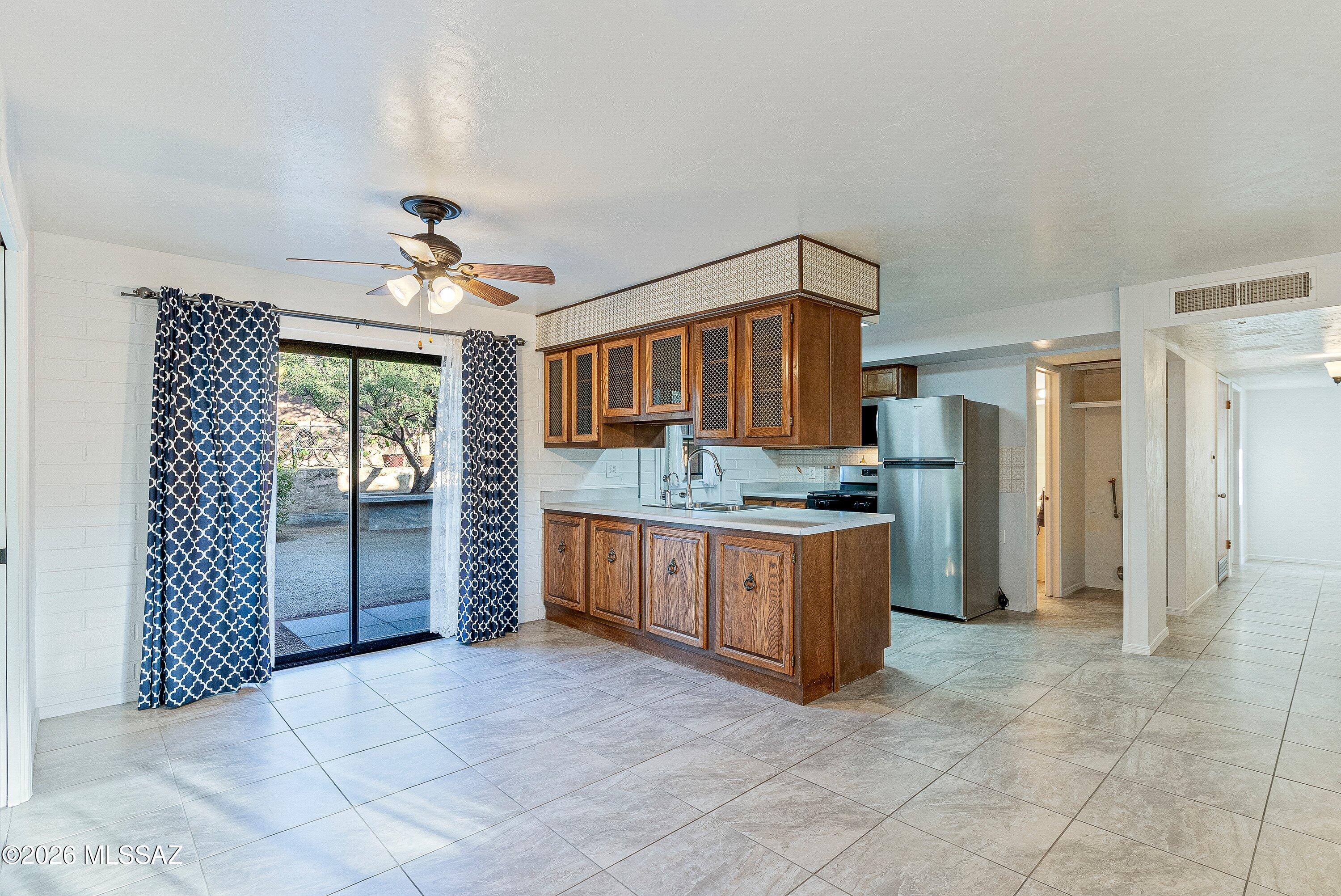 905 W Discover Street