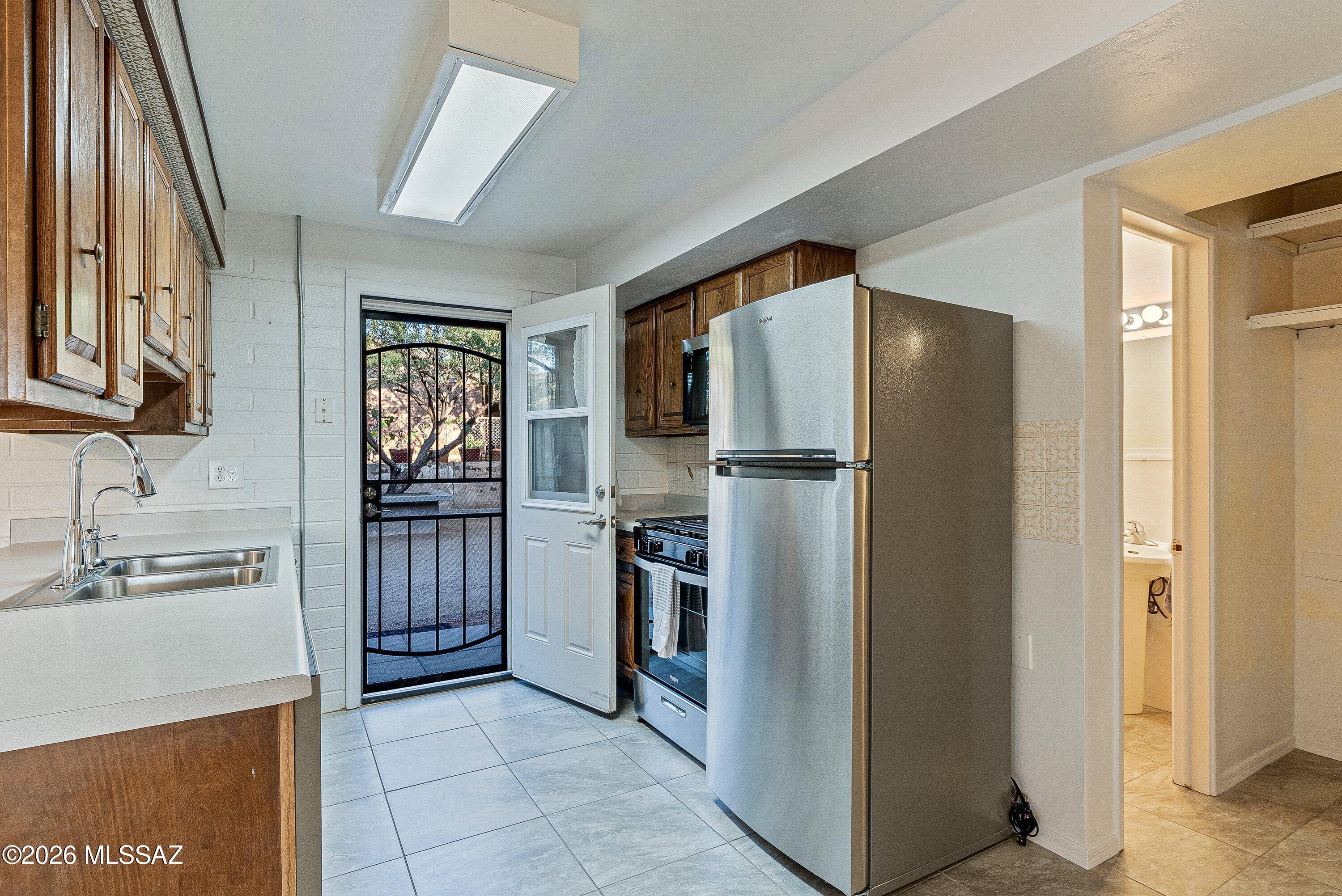 905 W Discover Street