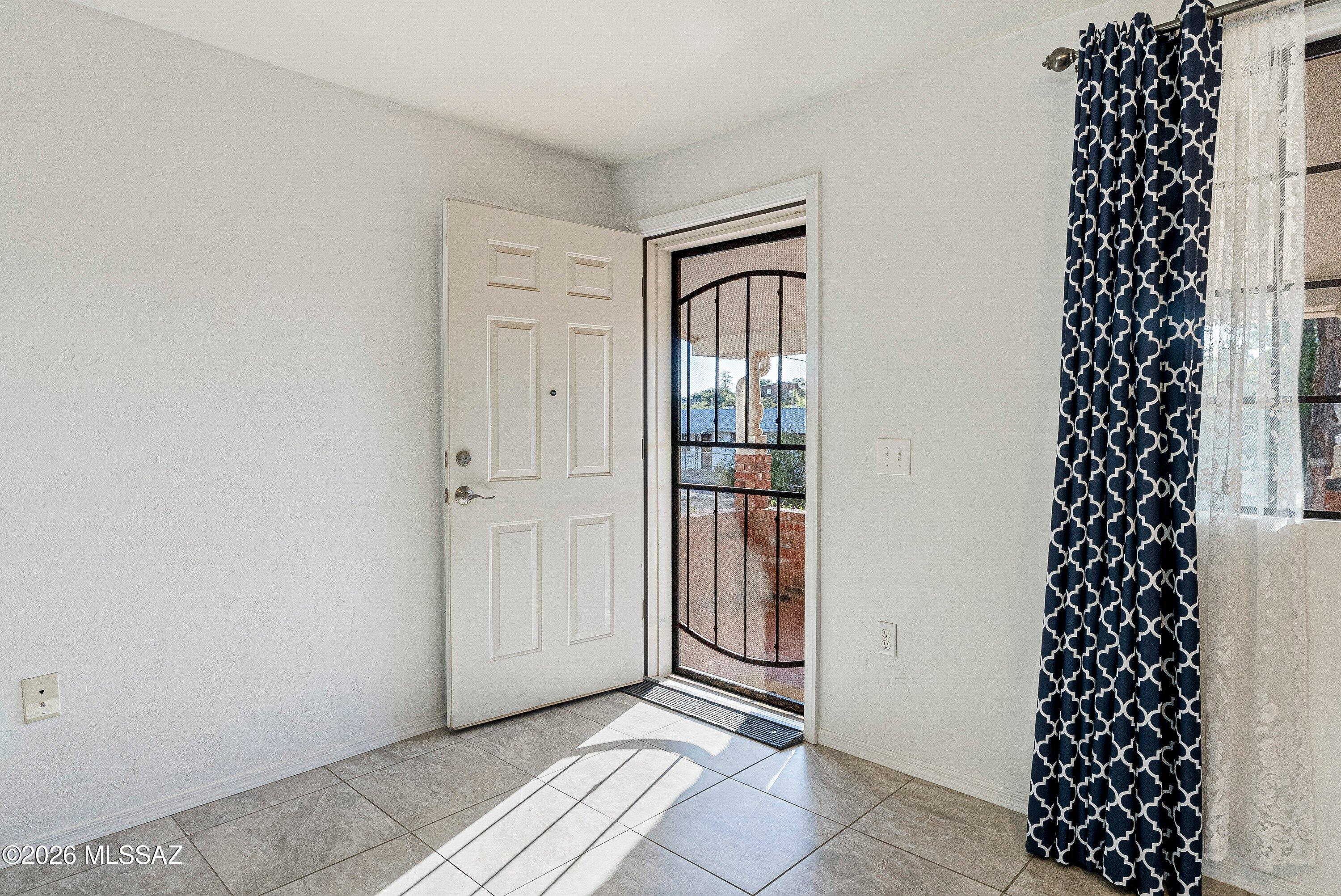 905 W Discover Street