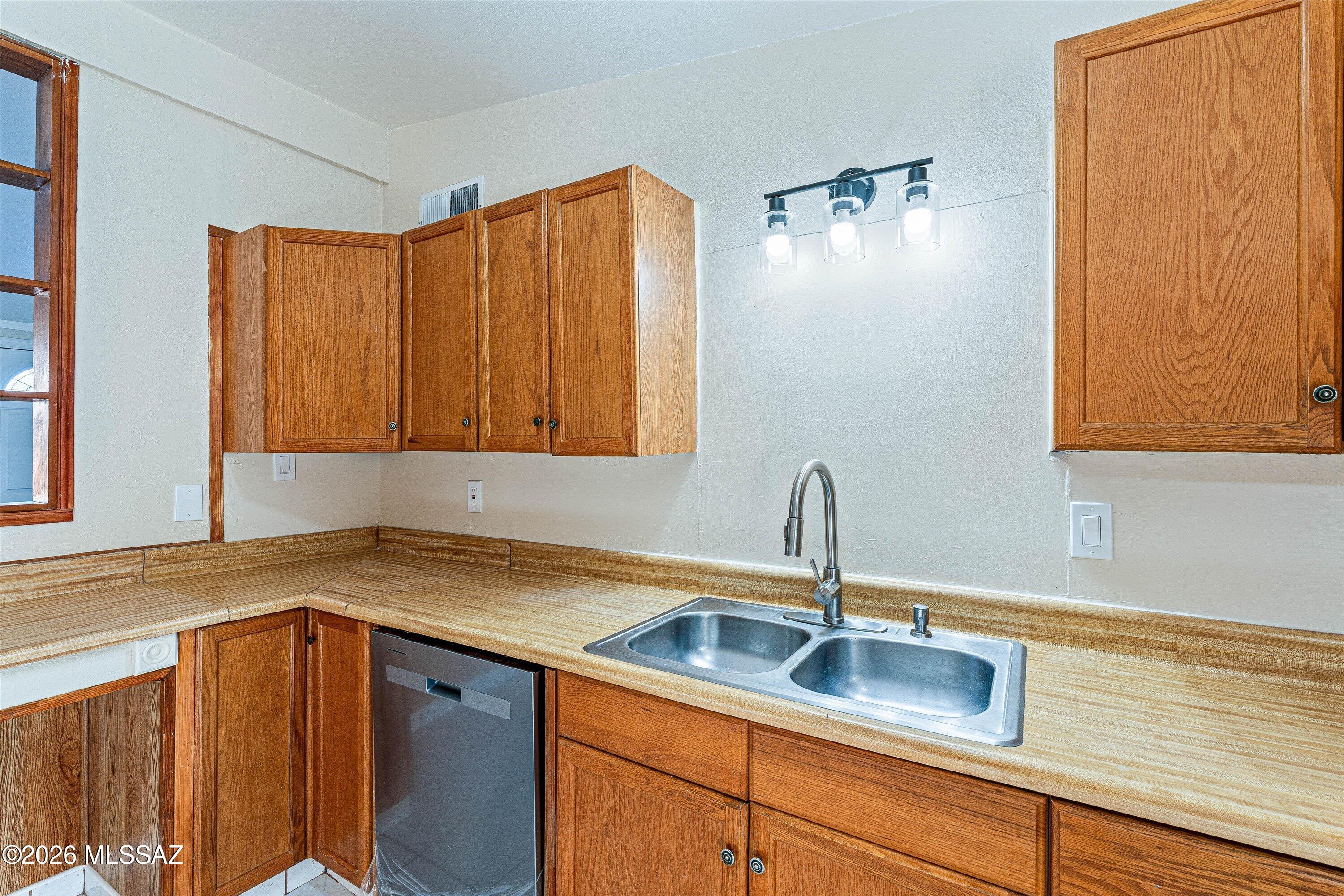 130 W 6th Avenue