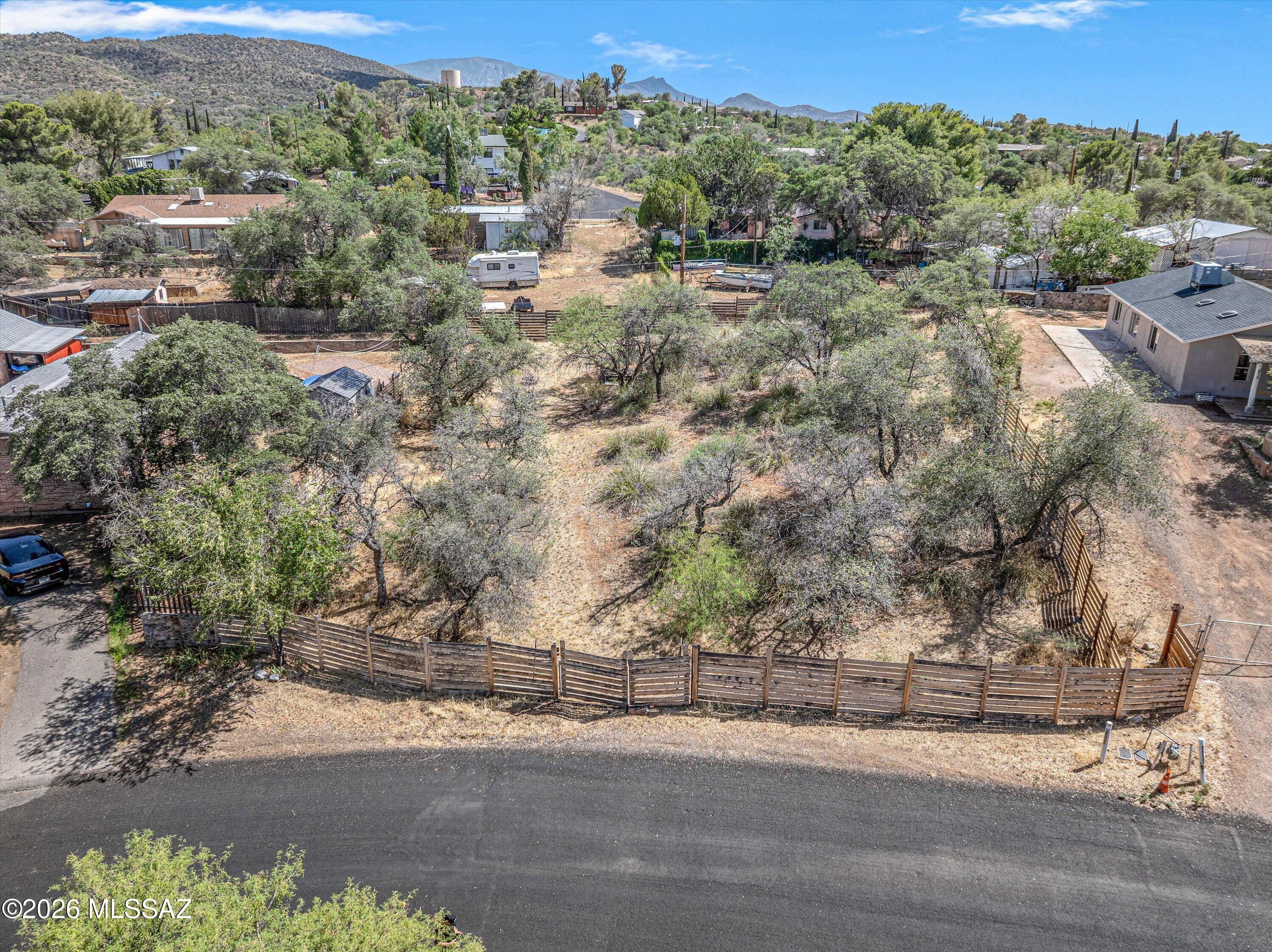 555 W Camino Yucca