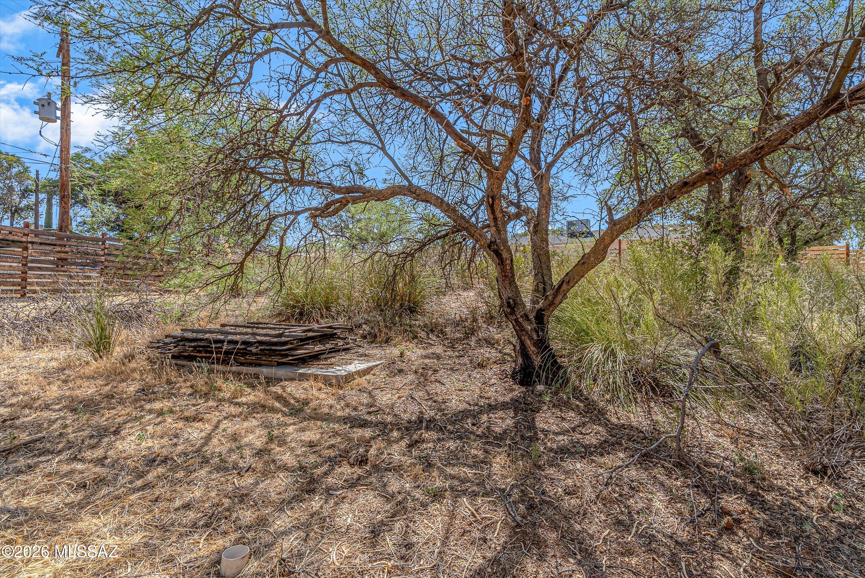 555 W Camino Yucca