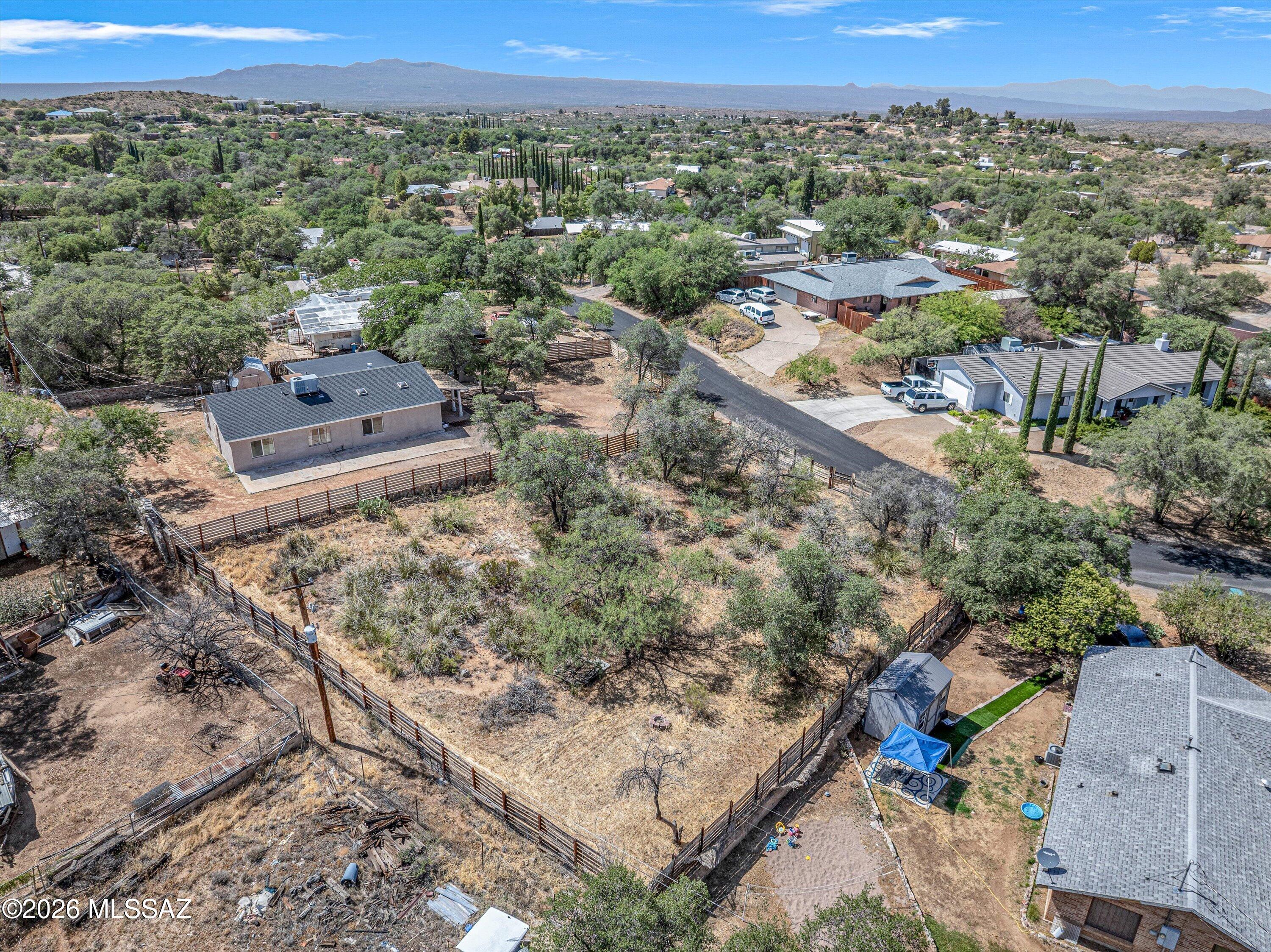 555 W Camino Yucca