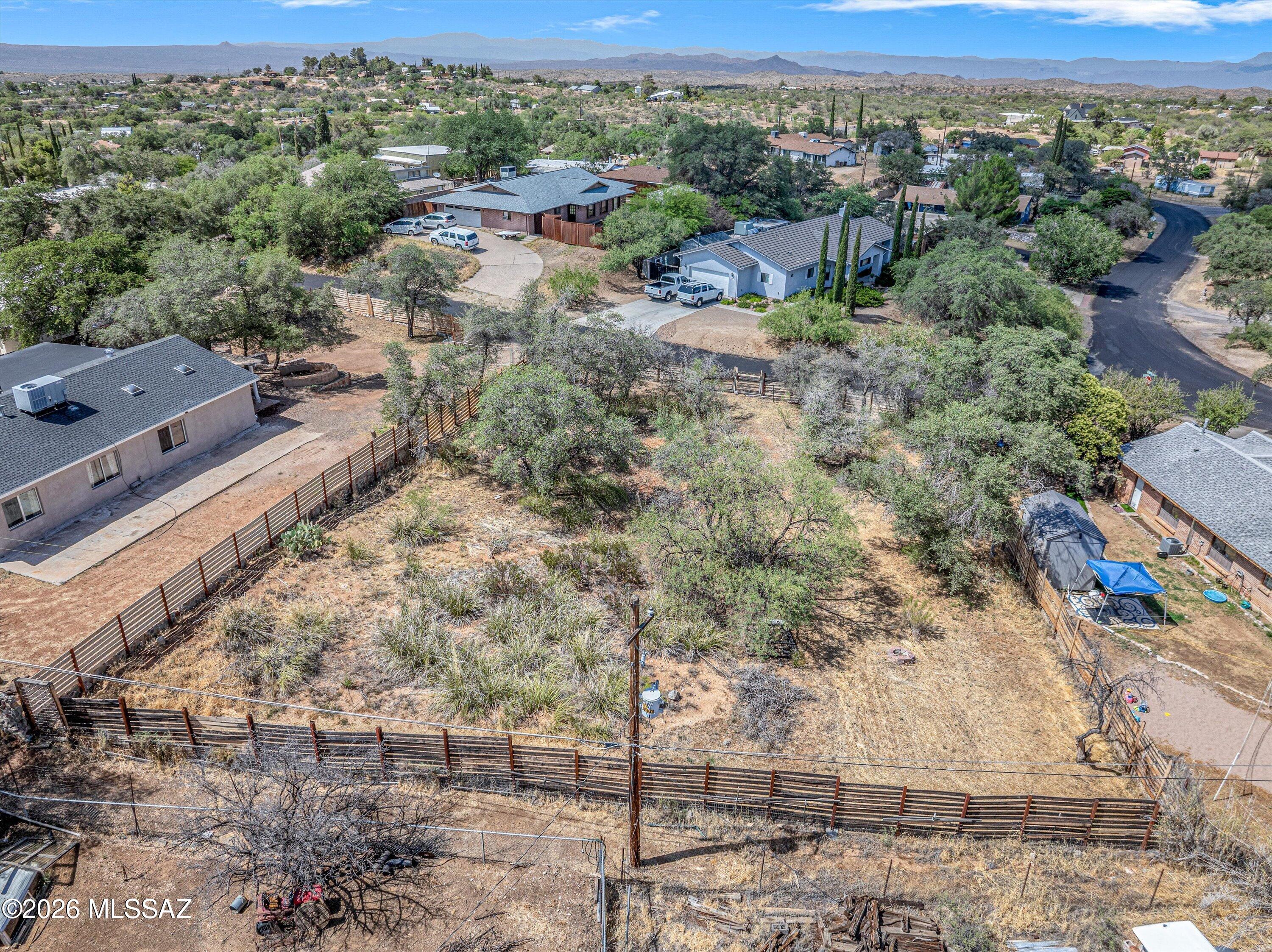 555 W Camino Yucca