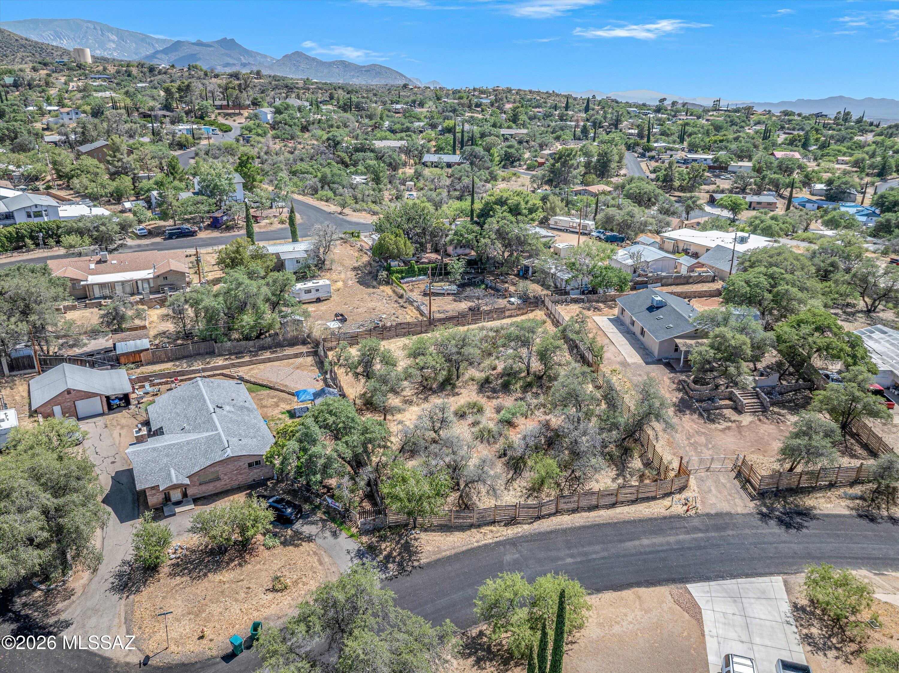 555 W Camino Yucca