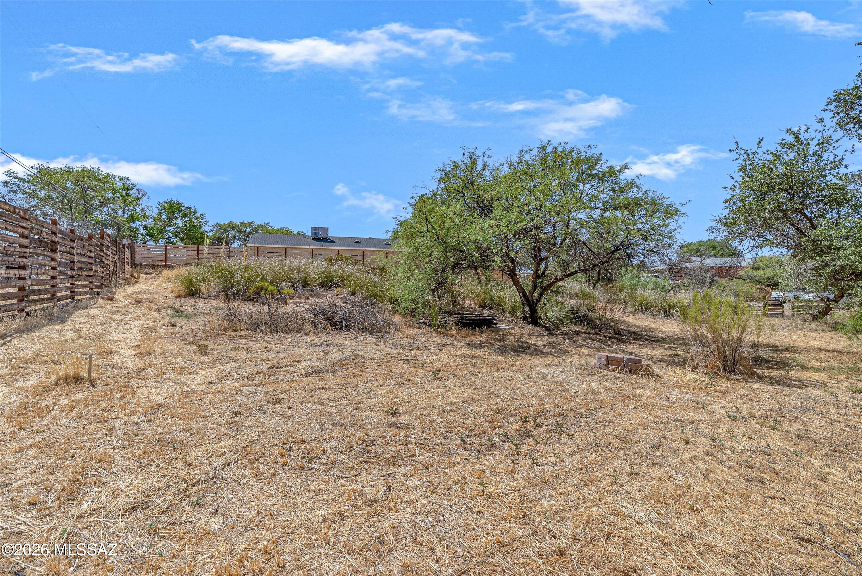 555 W Camino Yucca