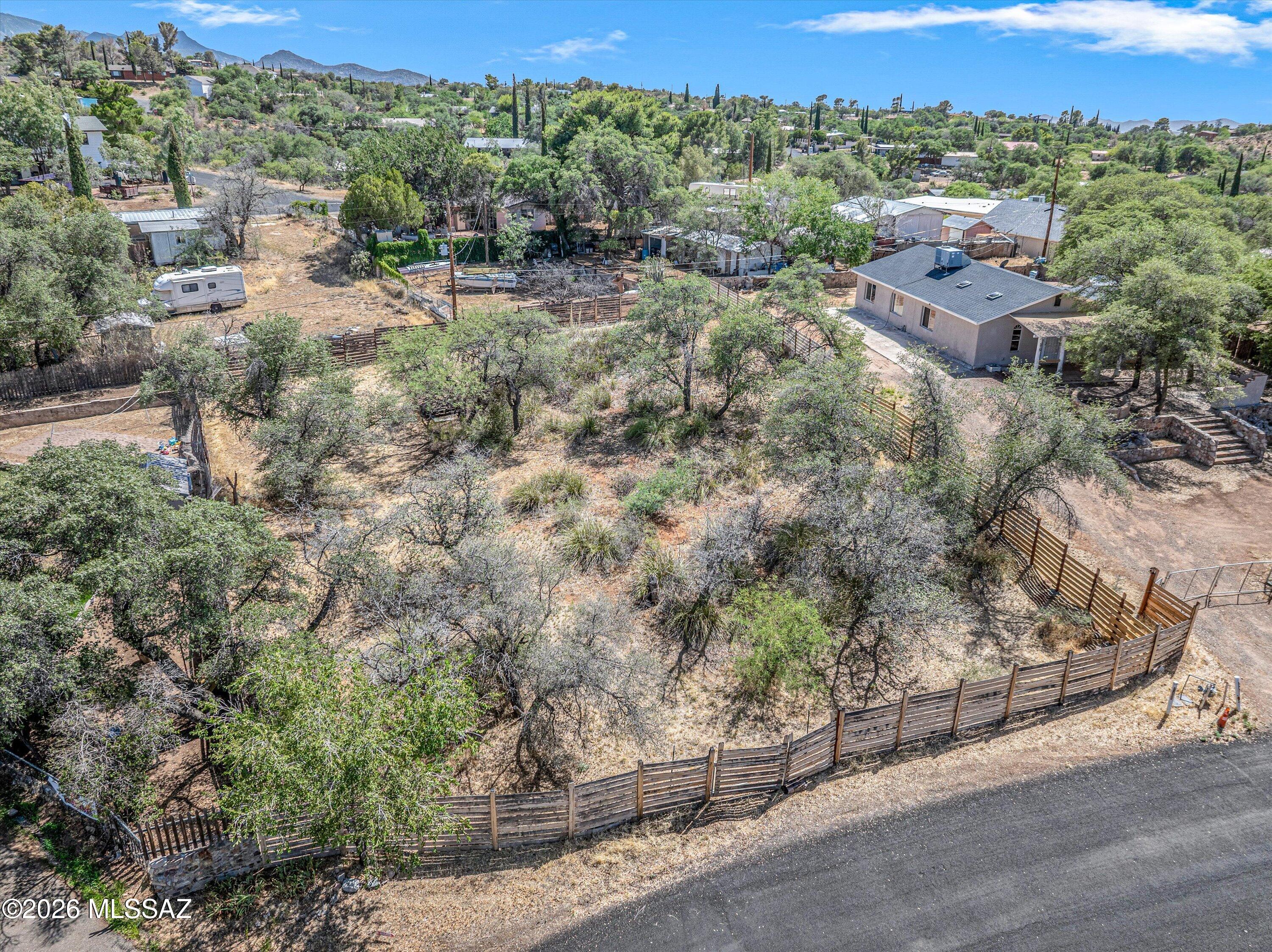555 W Camino Yucca