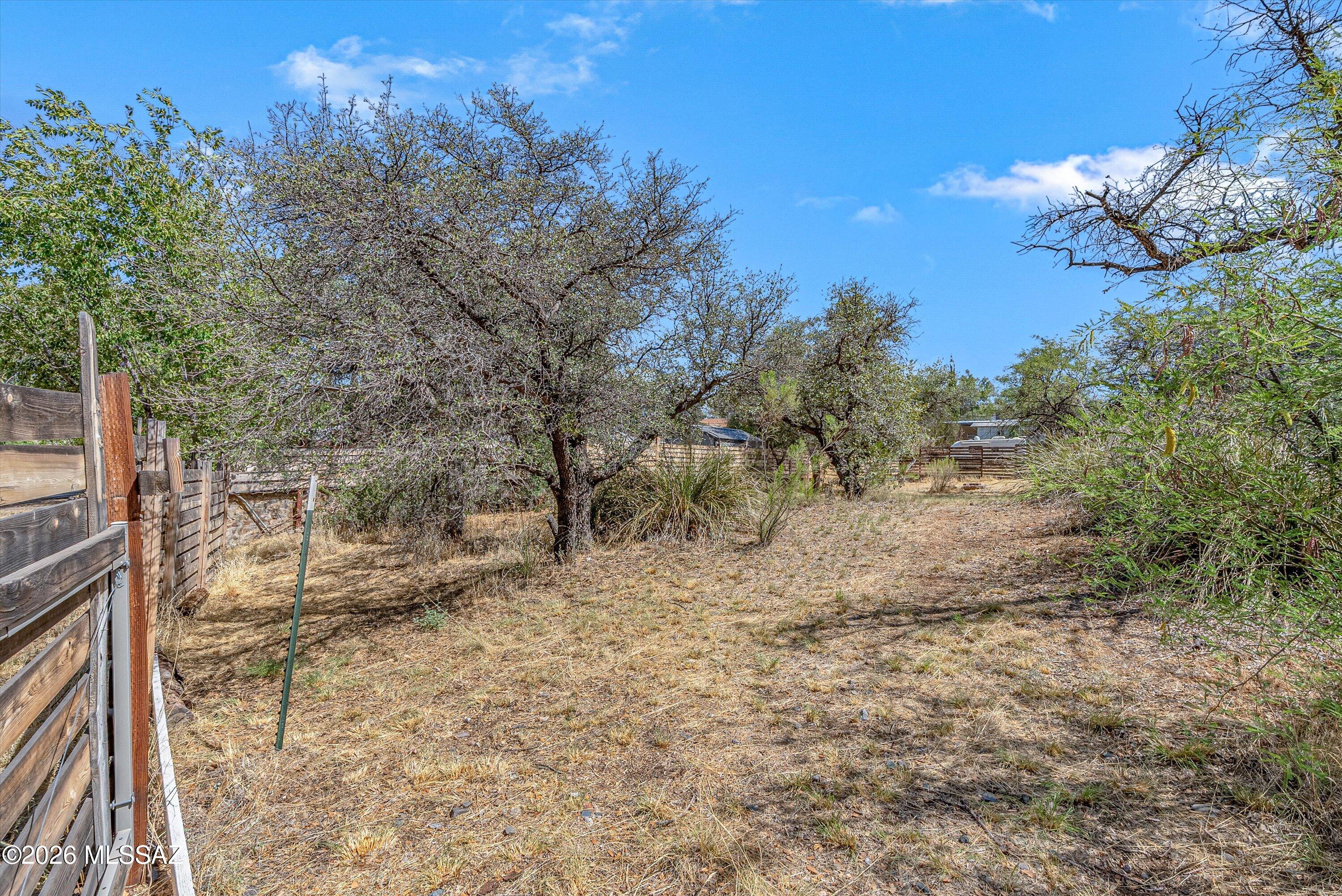 555 W Camino Yucca