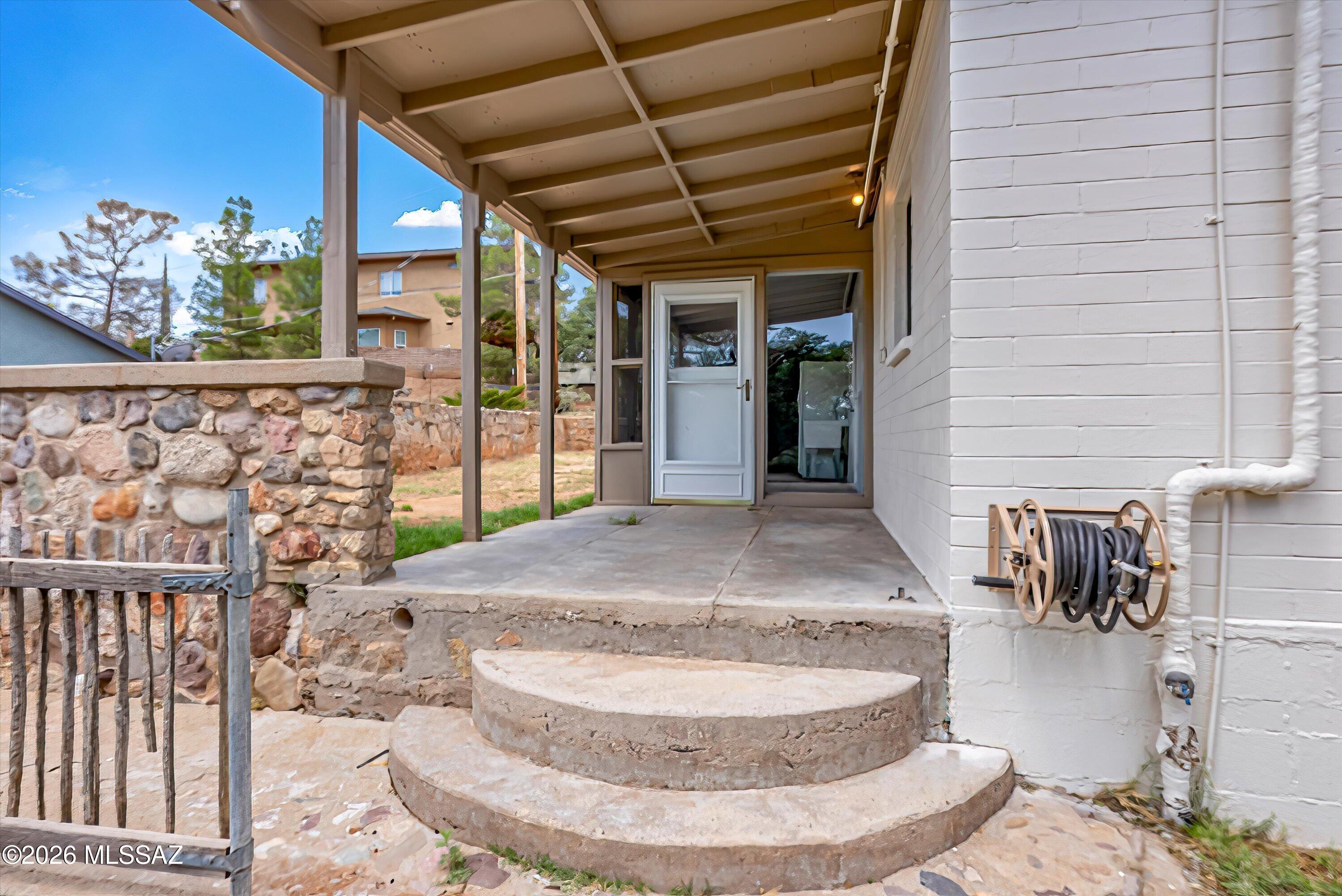 730 N Robles Road