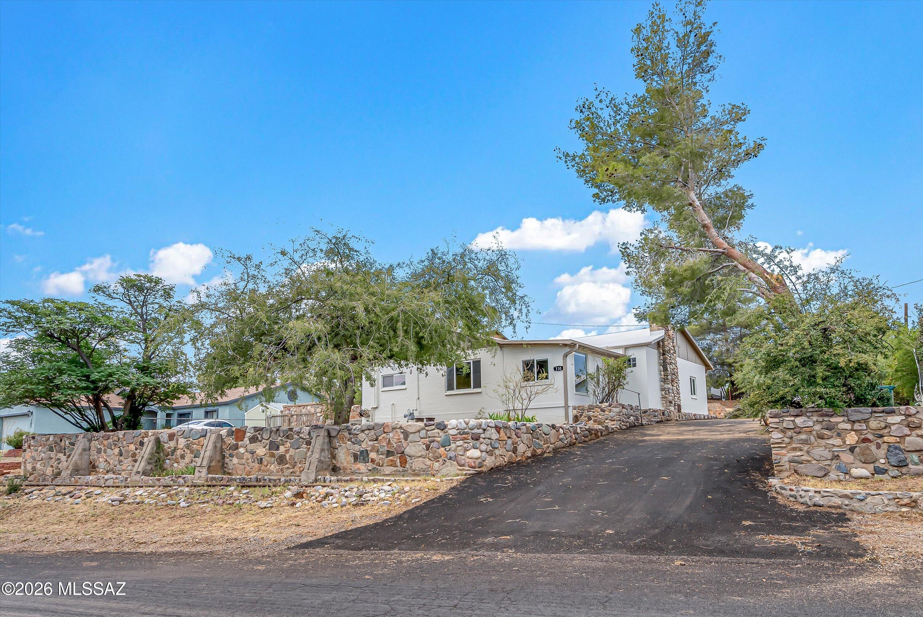 730 N Robles Road