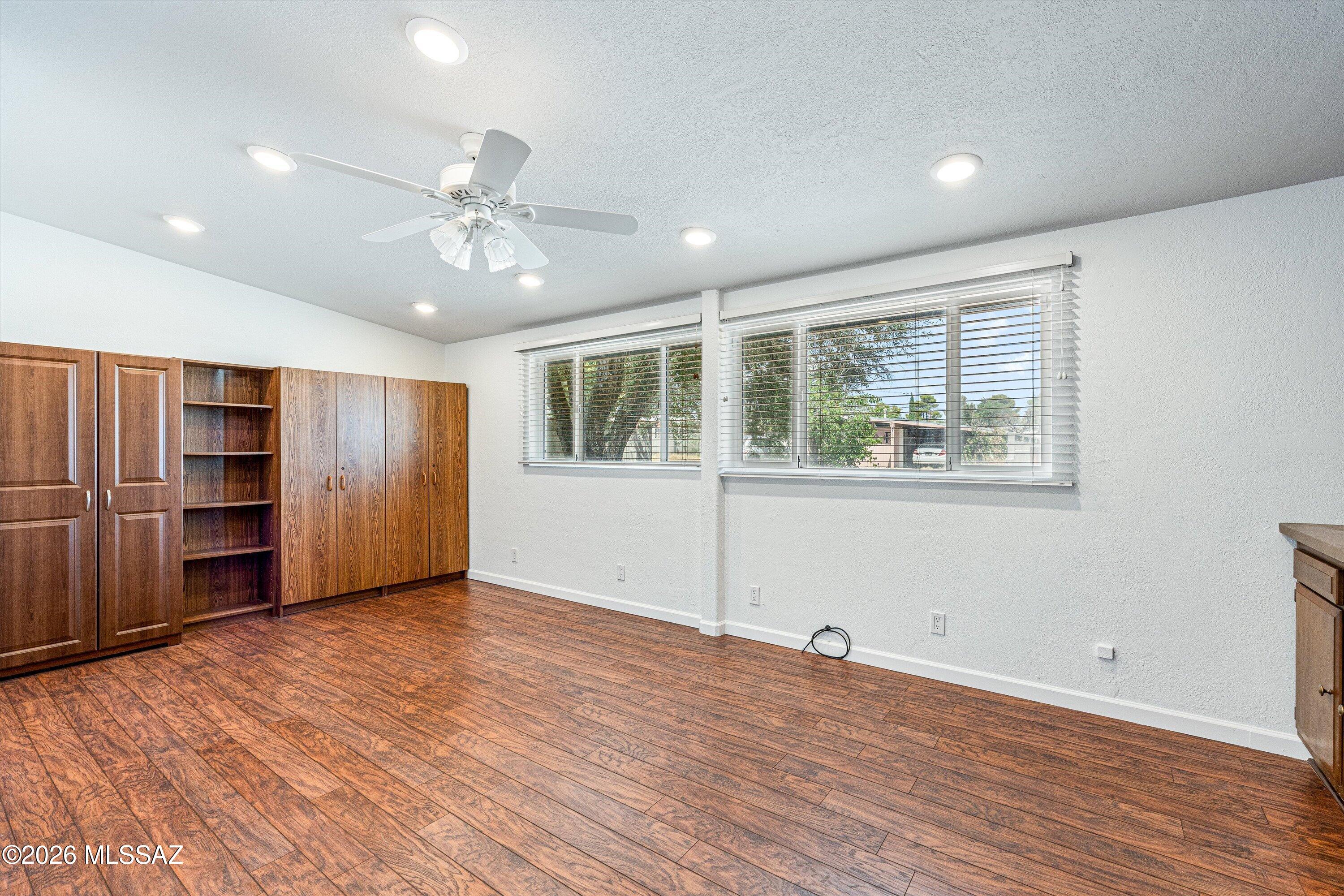 113 N Giffen Avenue
