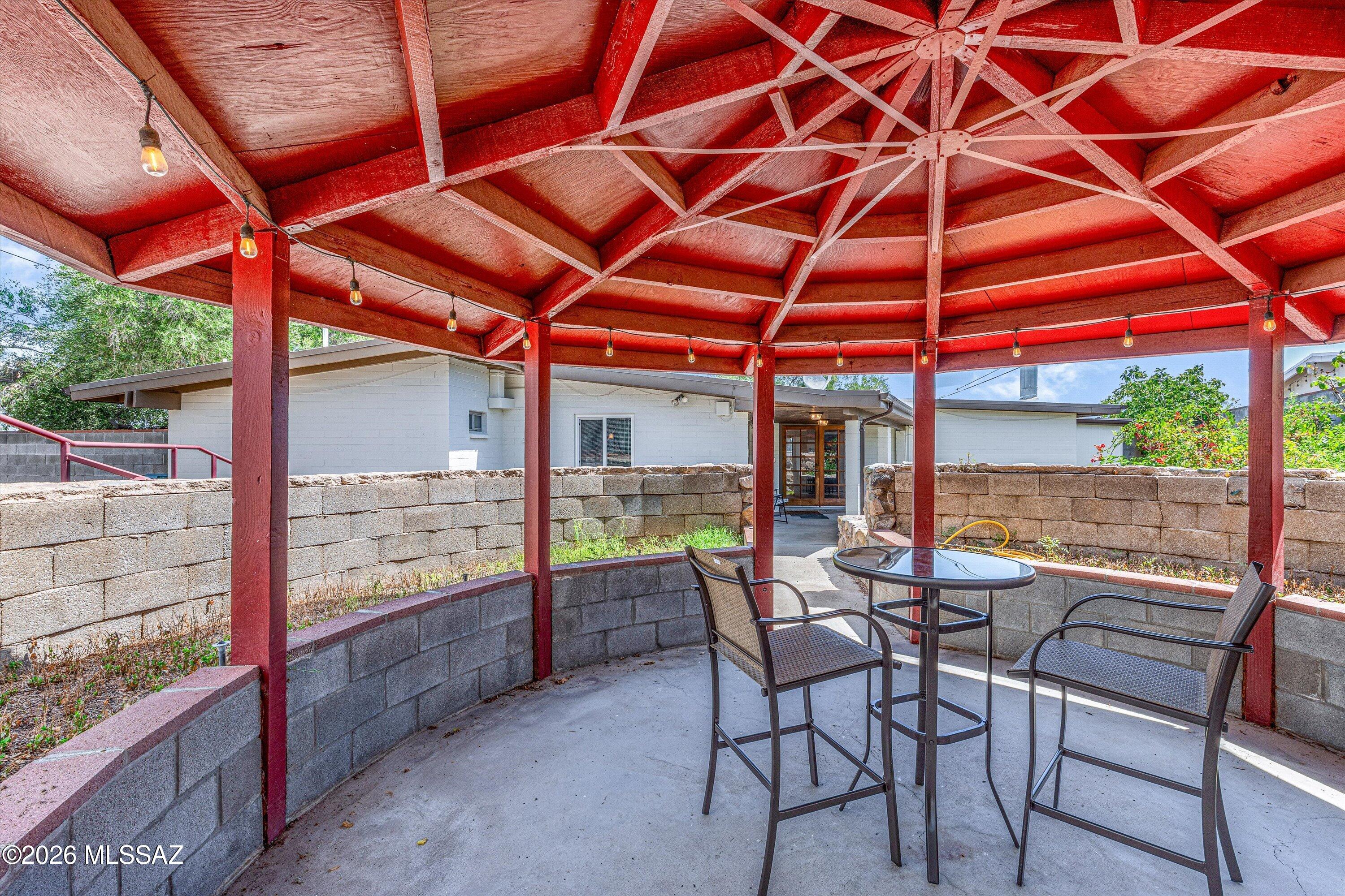 113 N Giffen Avenue