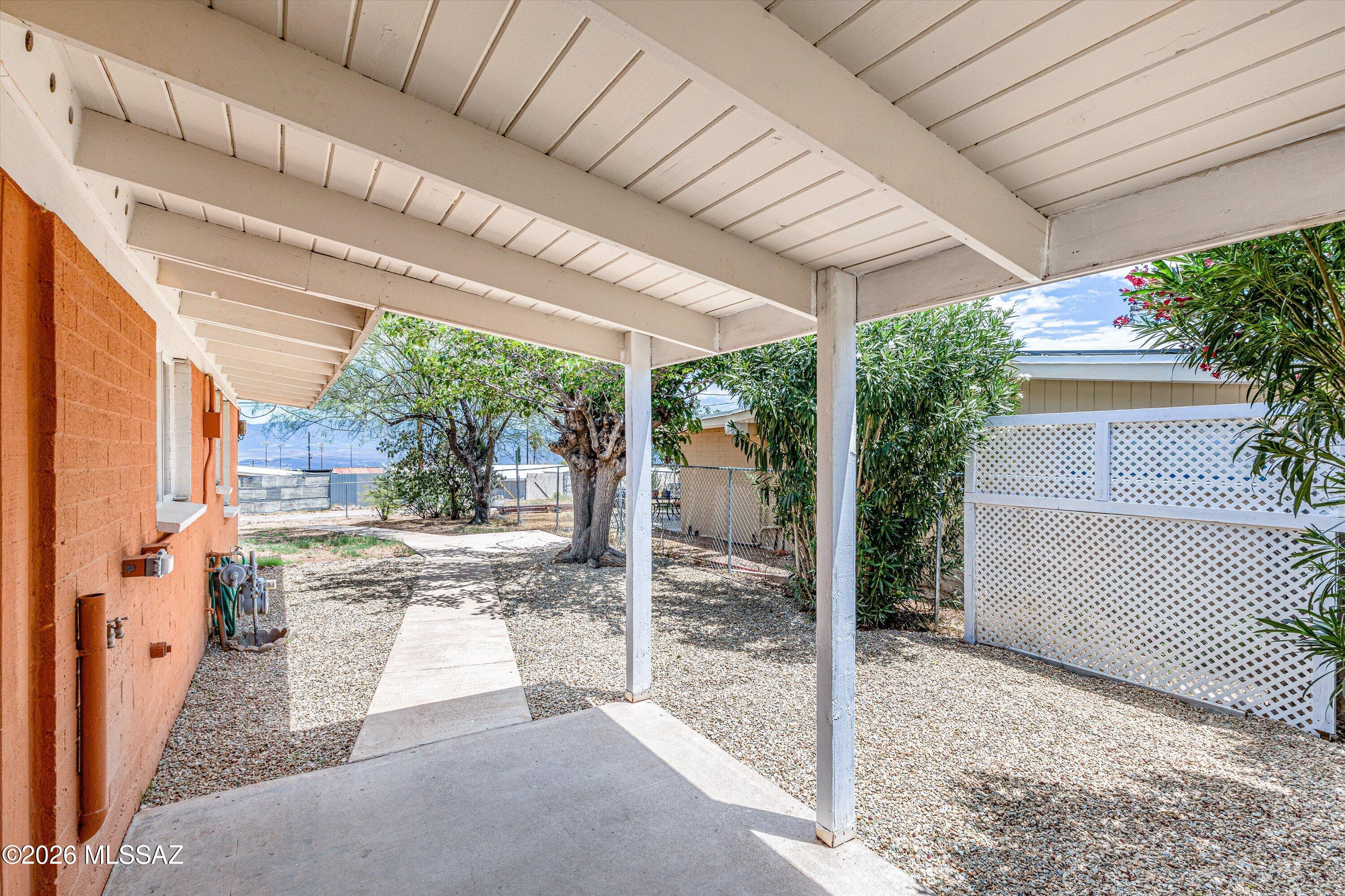 104 N Douglas Avenue