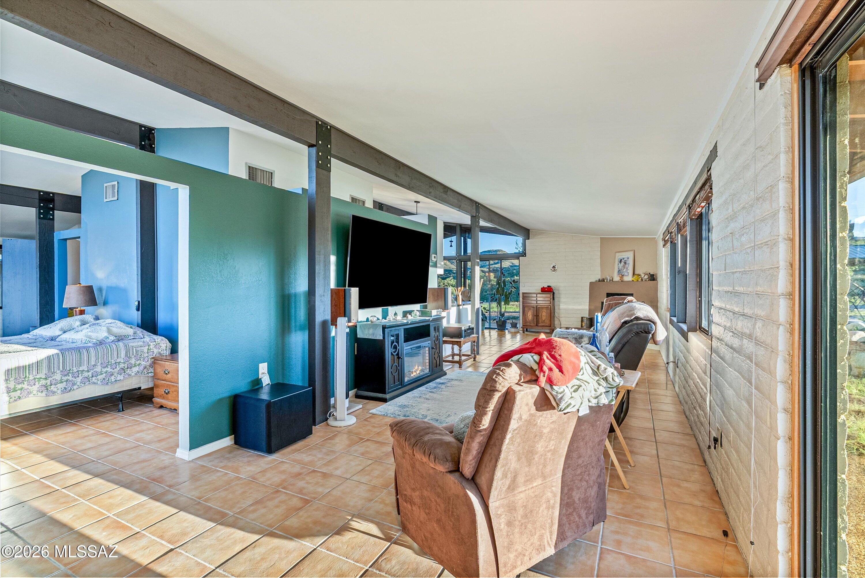 560 E Paseo Encino