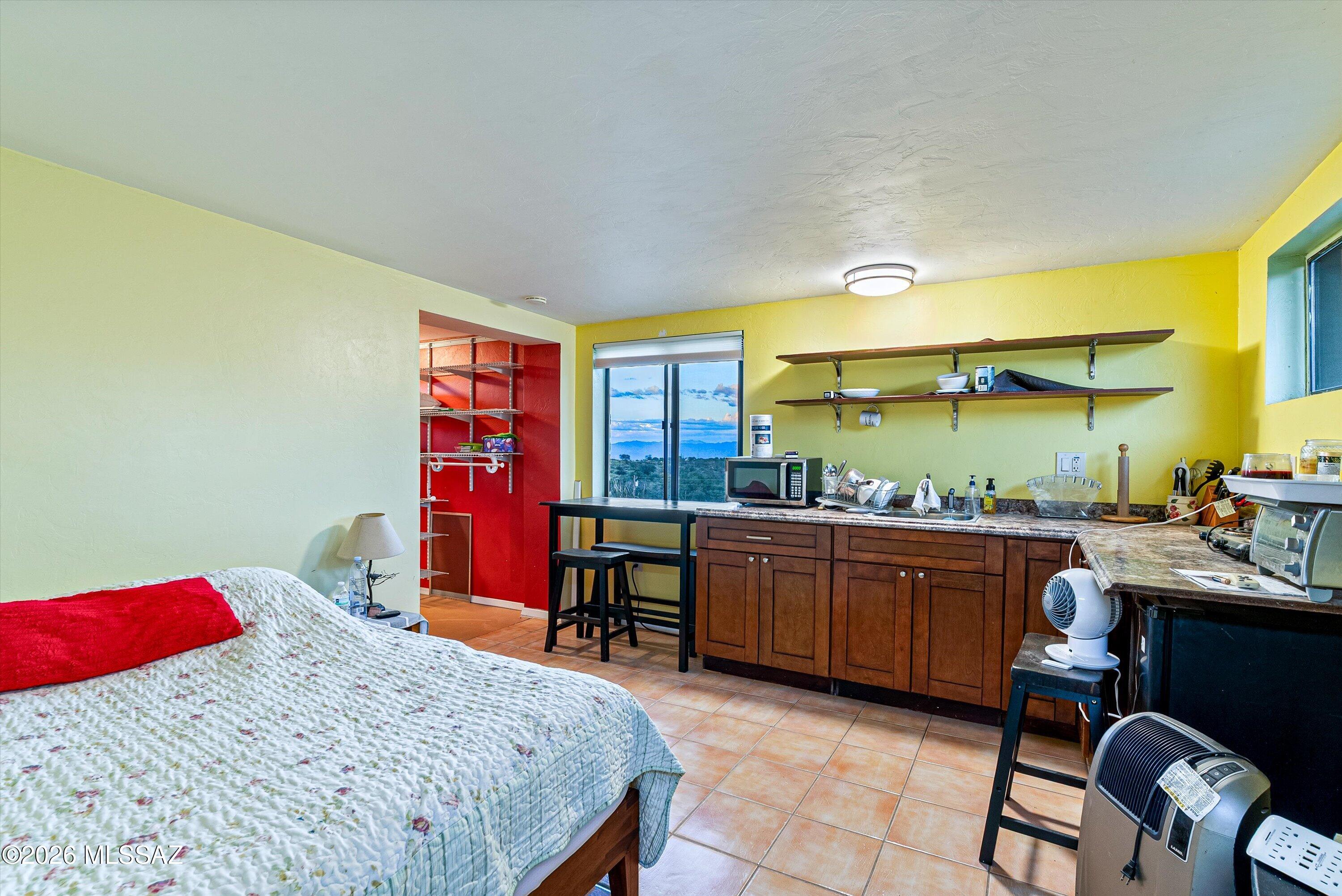 560 E Paseo Encino