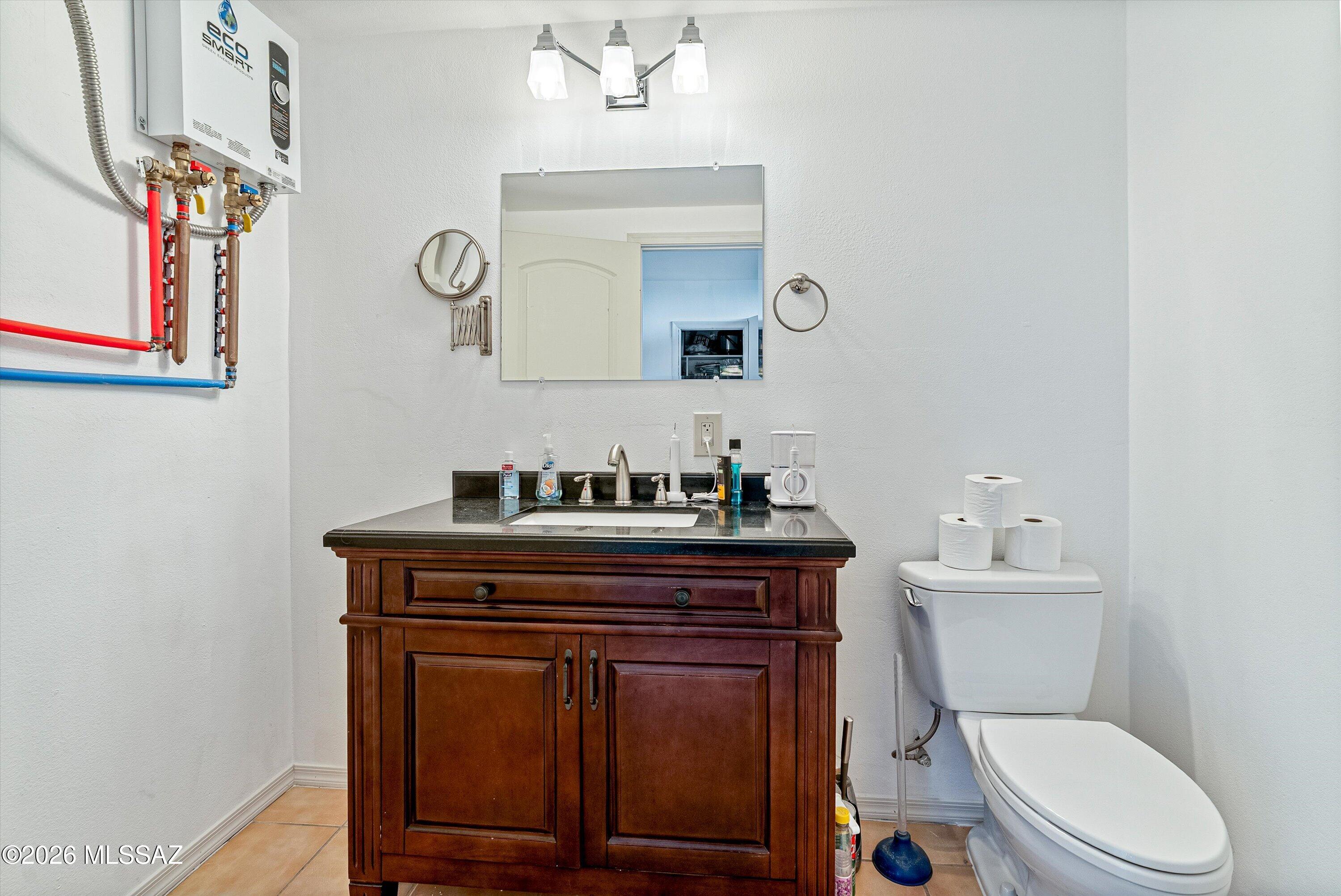 560 E Paseo Encino