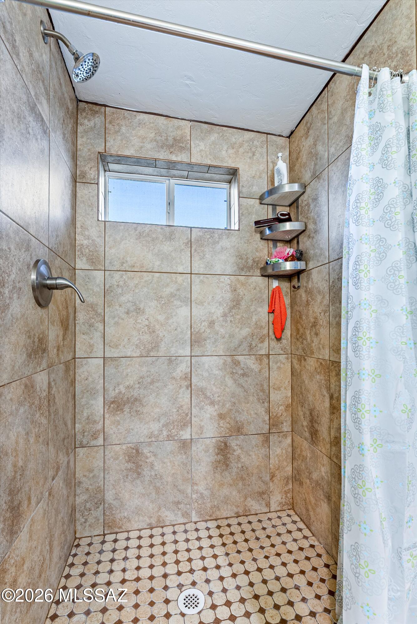 560 E Paseo Encino