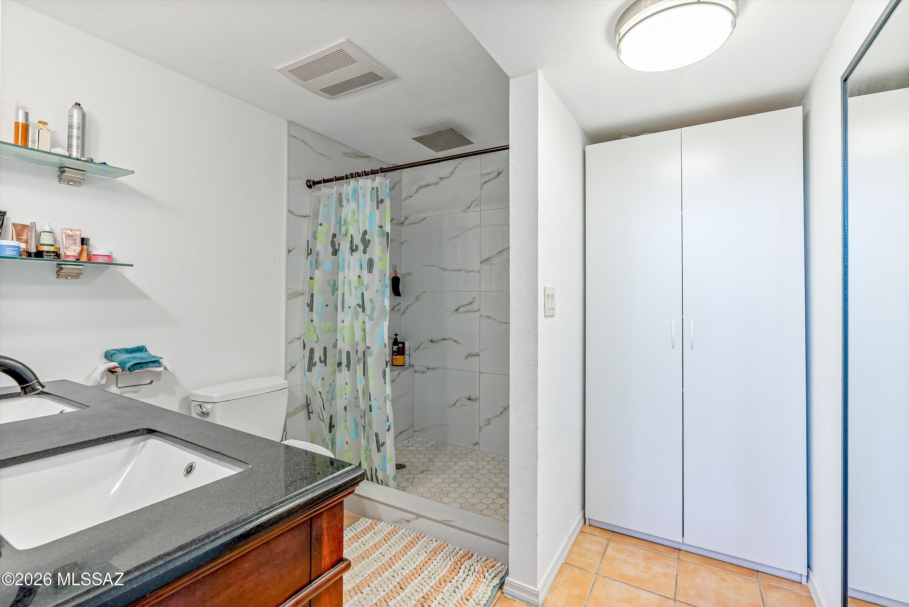 560 E Paseo Encino