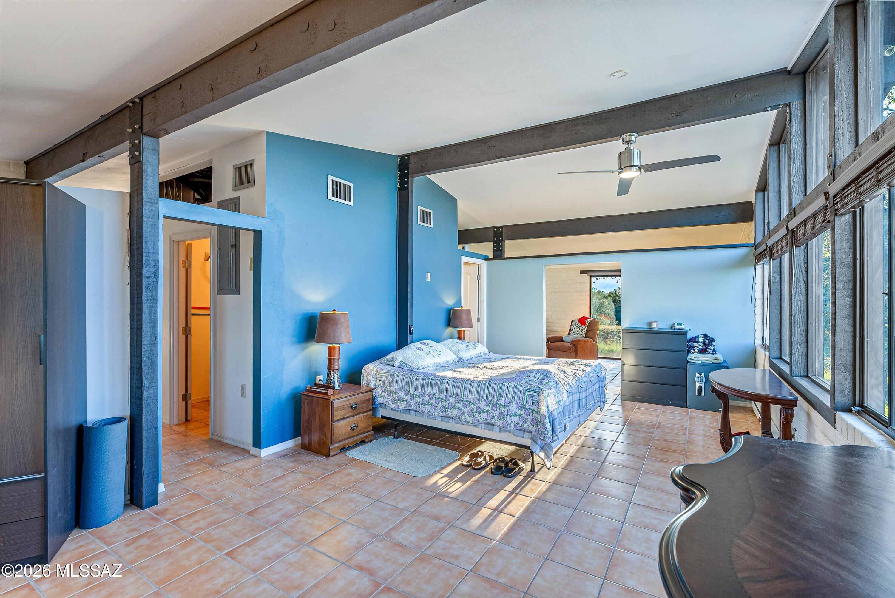 560 E Paseo Encino