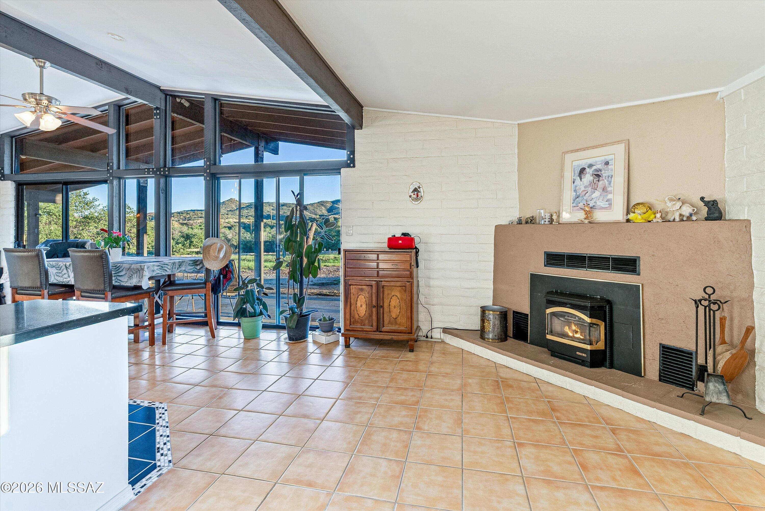 560 E Paseo Encino