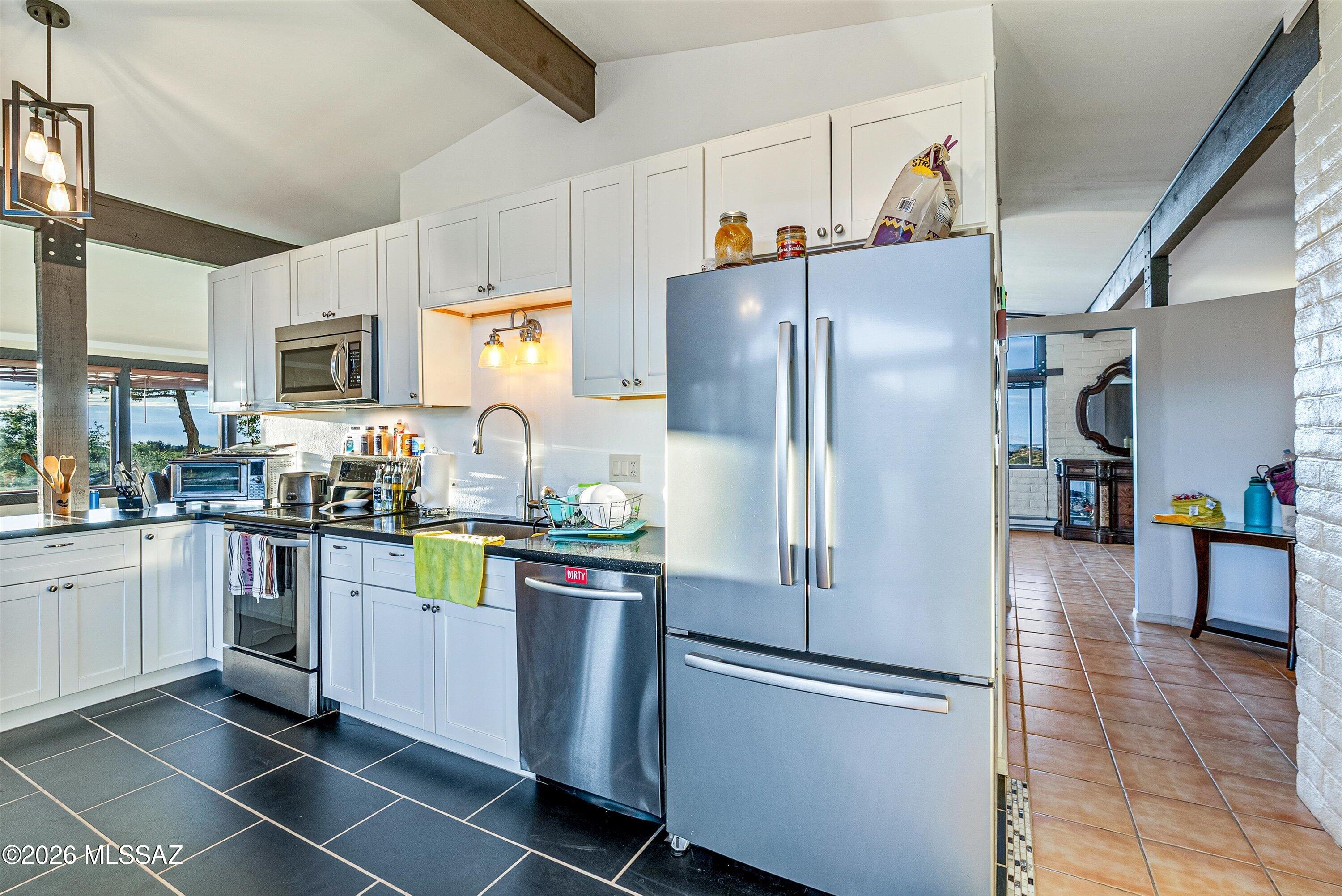 560 E Paseo Encino