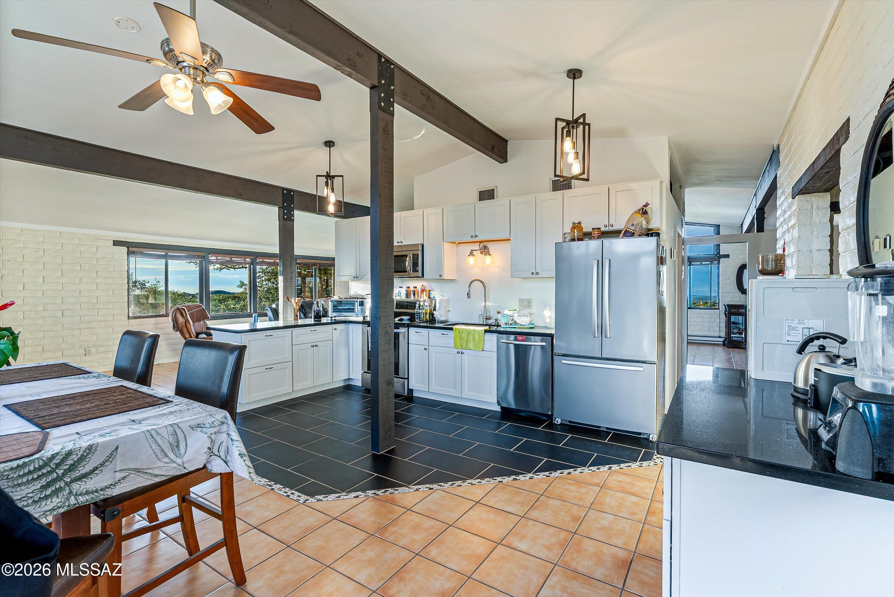 560 E Paseo Encino