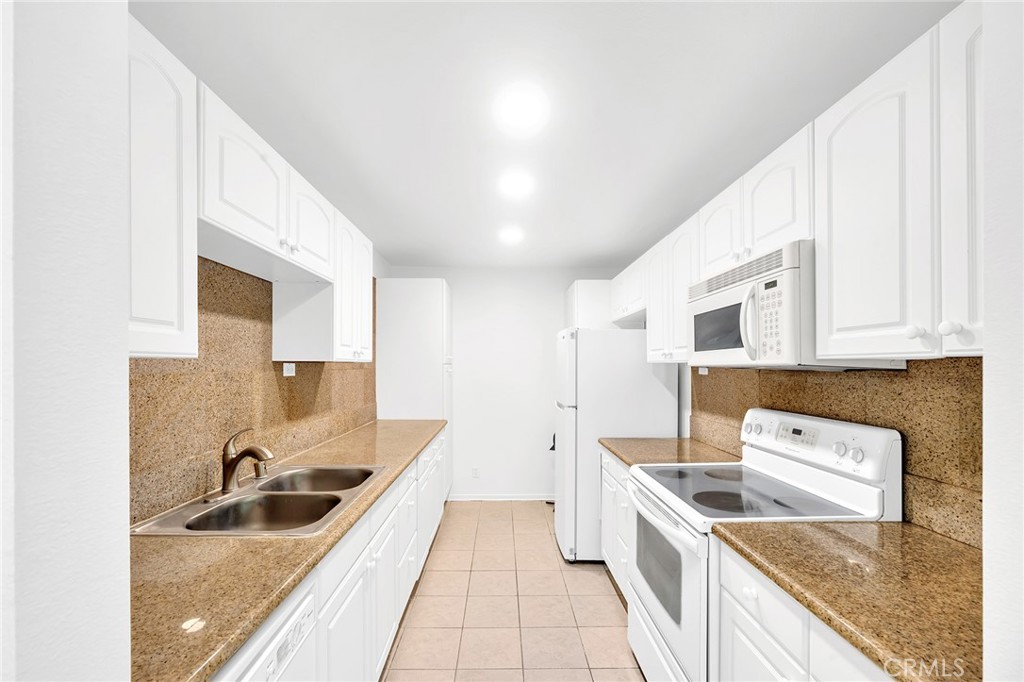 23677 Park Capri Unit: 20