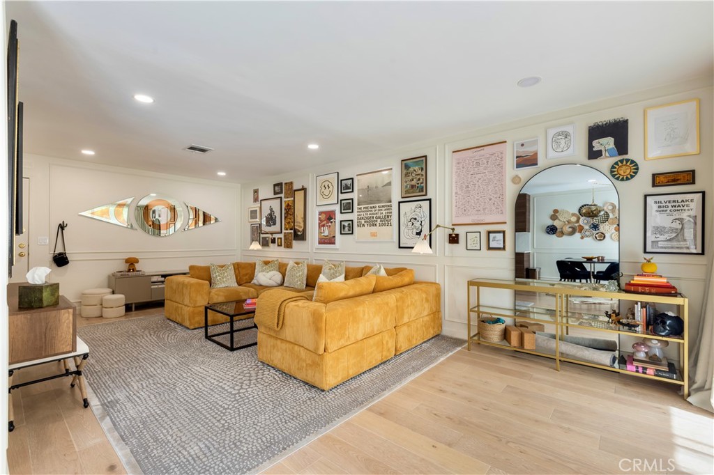 1735 N Fuller Avenue 445