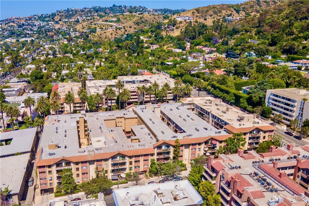 1735 N Fuller Avenue 445