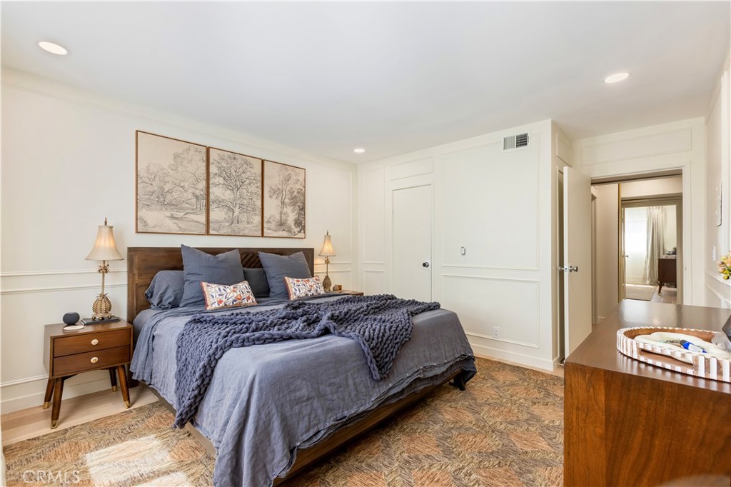 1735 N Fuller Avenue 445