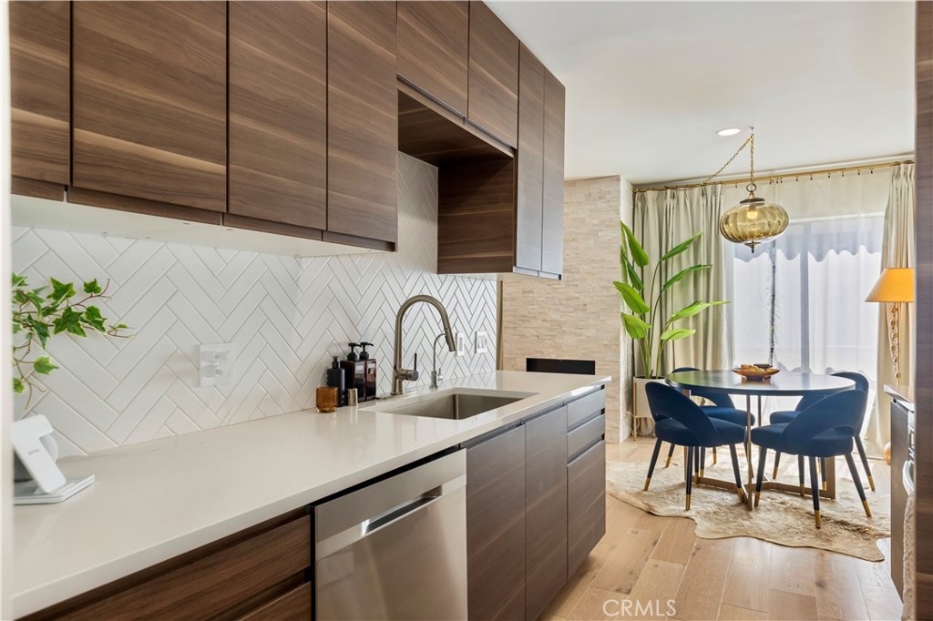 1735 N Fuller Avenue 445