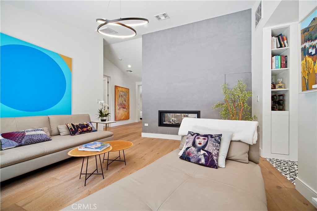 13646 Valley Vista
