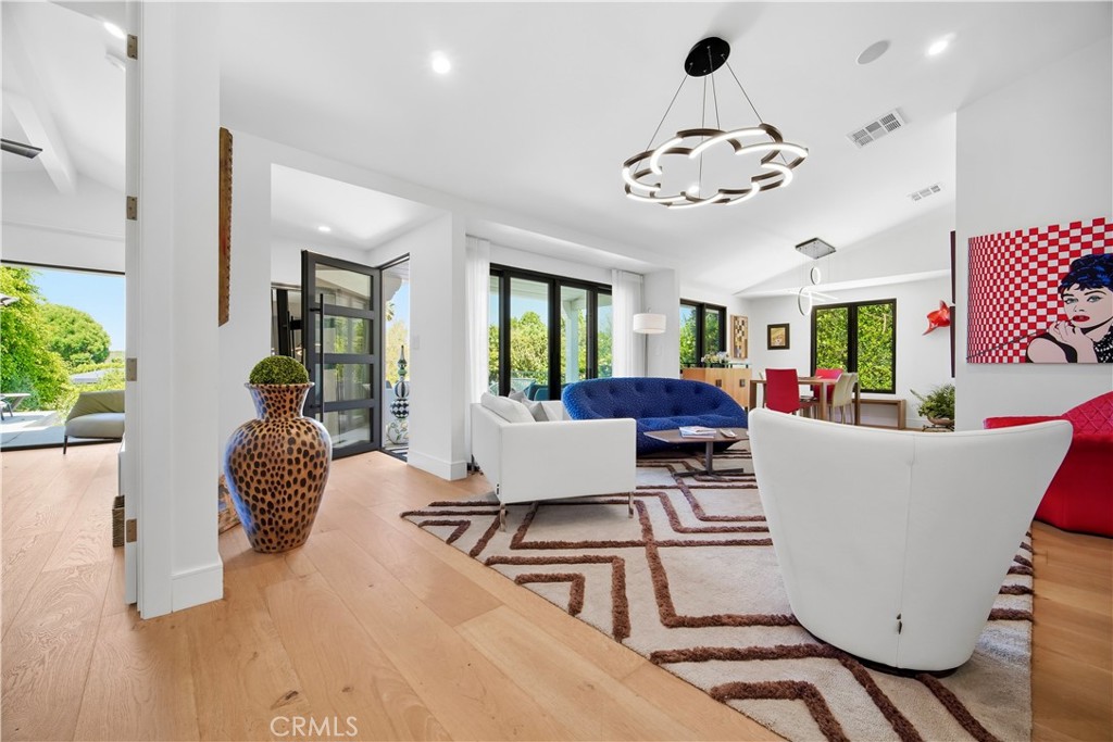 13646 Valley Vista