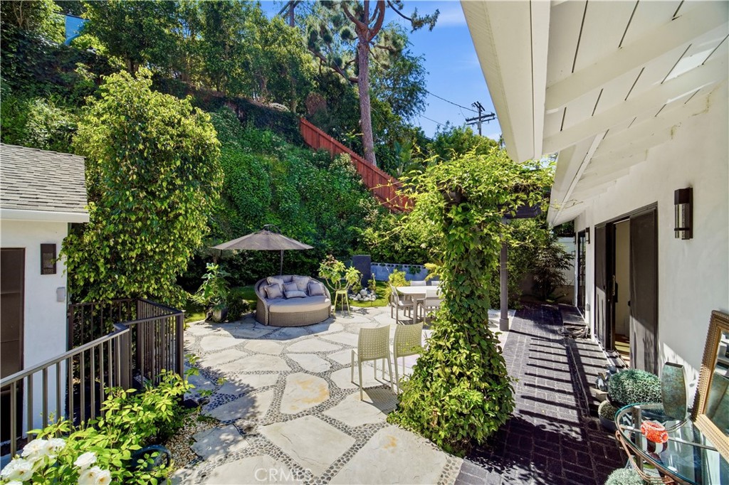 13646 Valley Vista