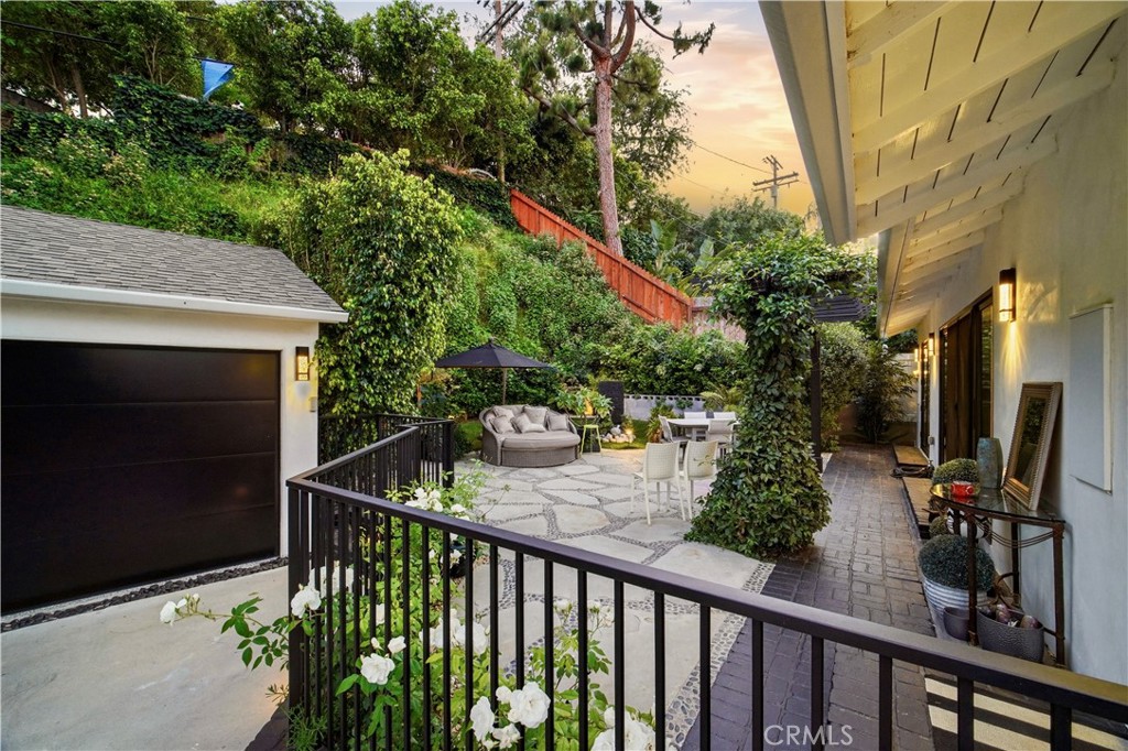 13646 Valley Vista