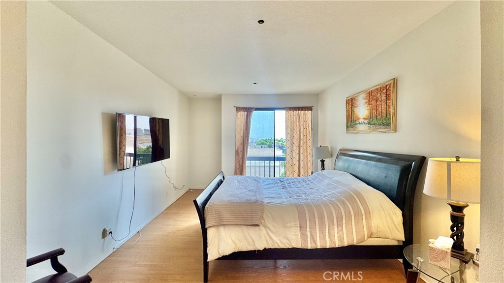 324 N Palm 407