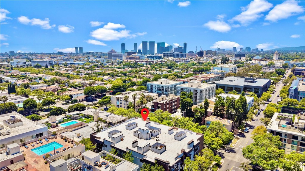 324 N Palm 407